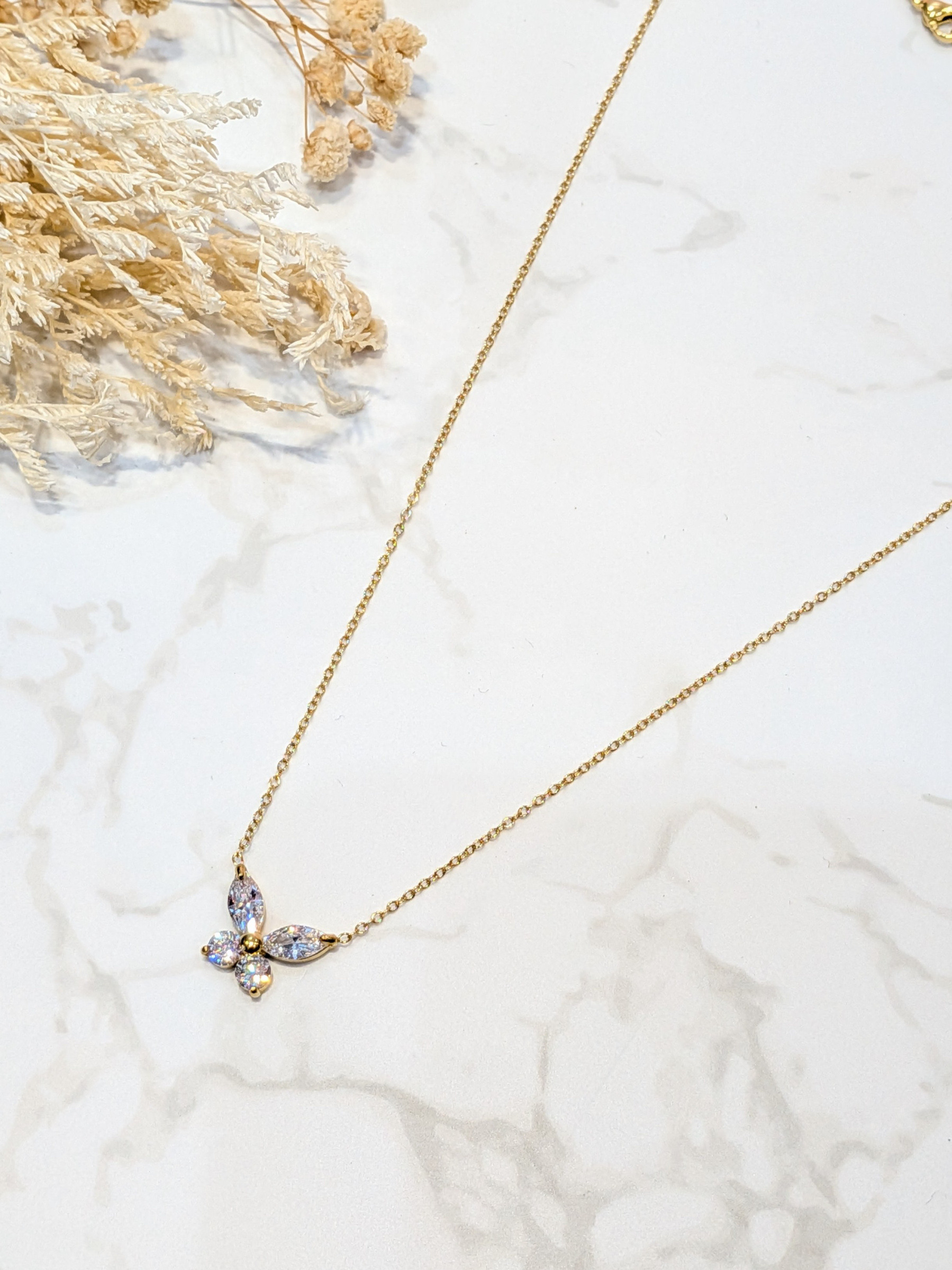 Wholesaler LOLO & YAYA - Famata butterfly necklace in stainless steel