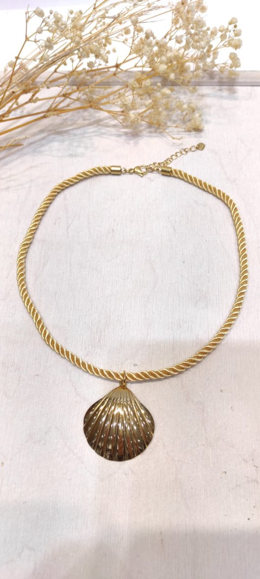 Wholesaler LOLO & YAYA - Scallop Shell Necklace in stainless steel
