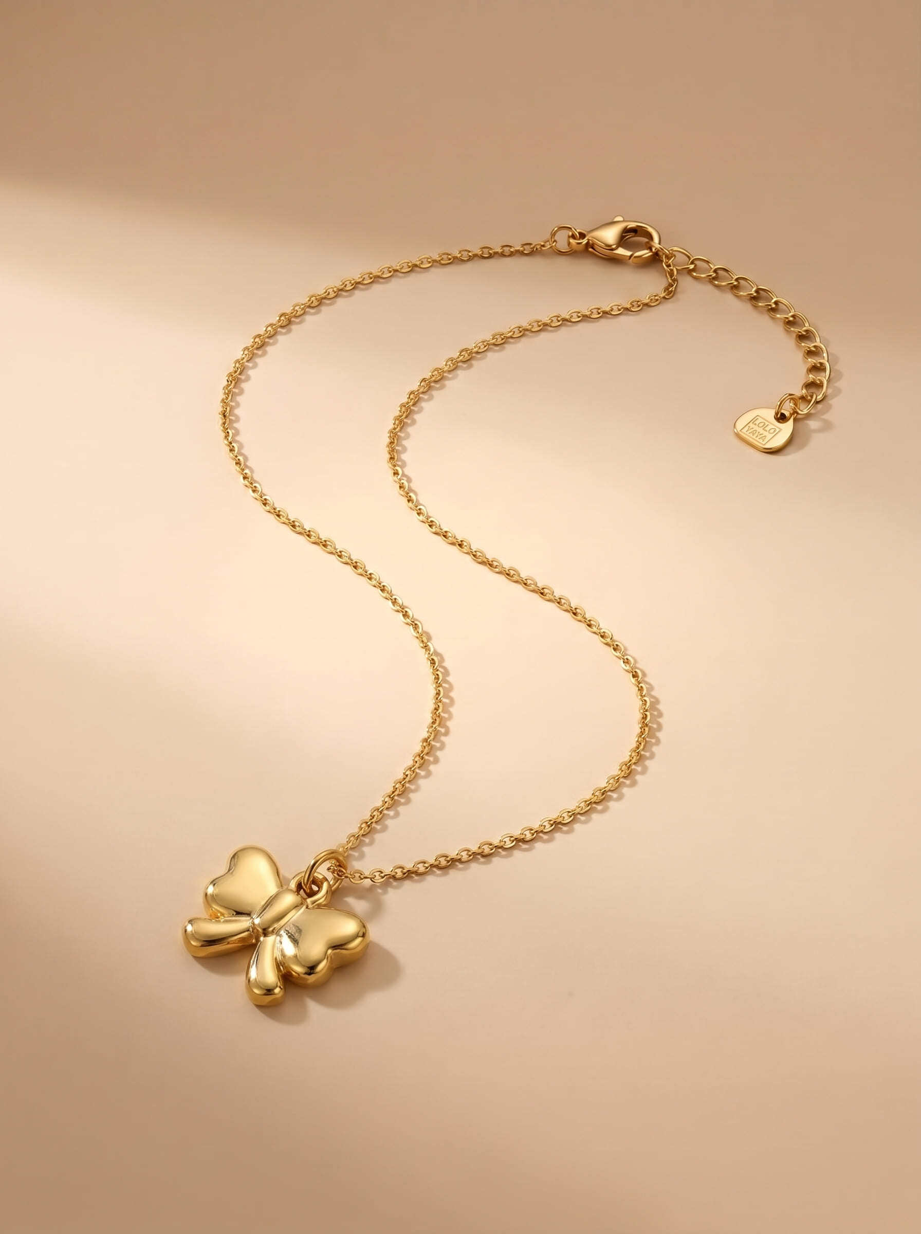 Wholesaler LOLO & YAYA - Timeless Gerlinde bow tie necklace in steel