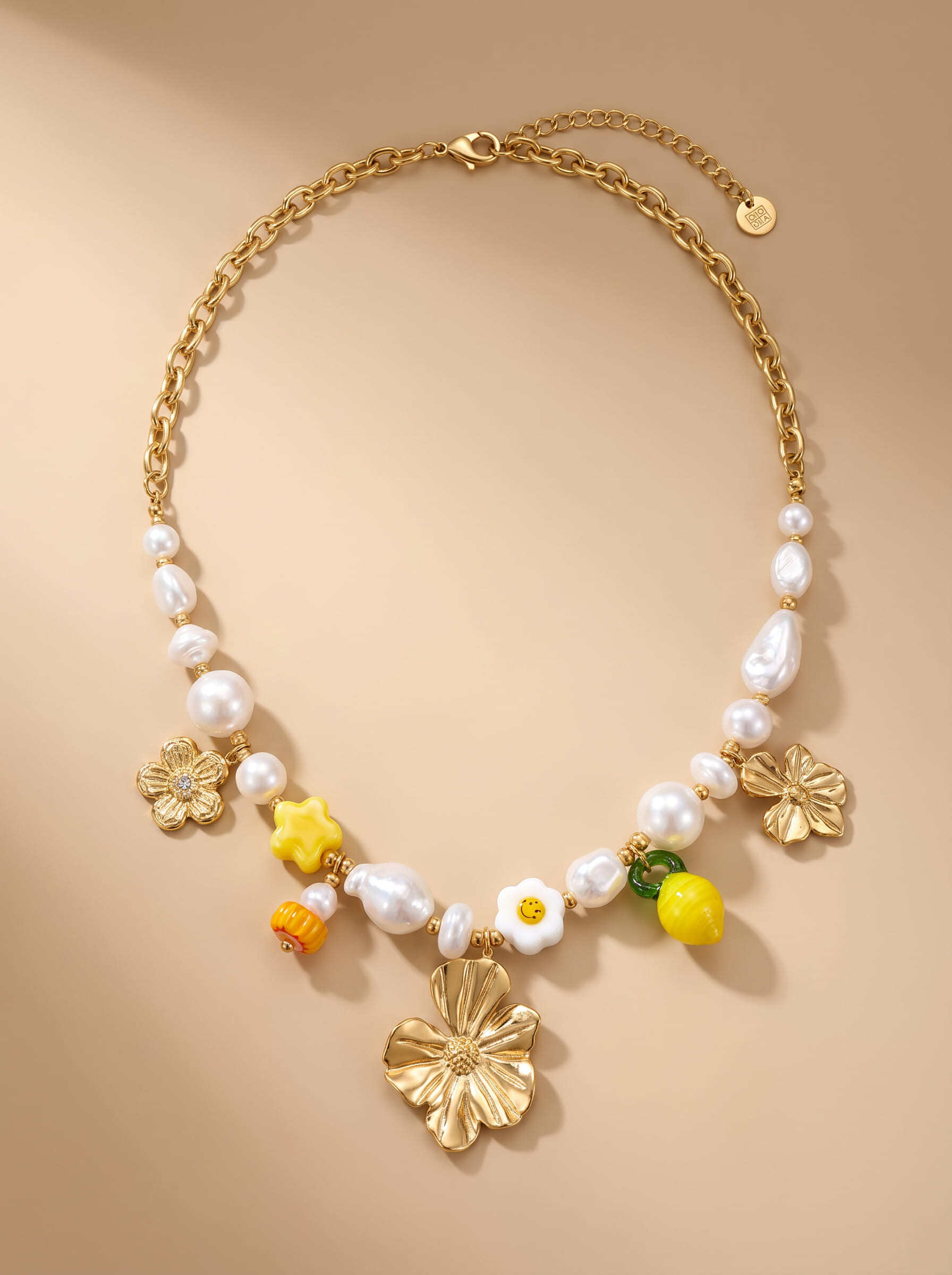 Wholesaler LOLO & YAYA - Grosse mesh collar Marjo with steel charms and pearls