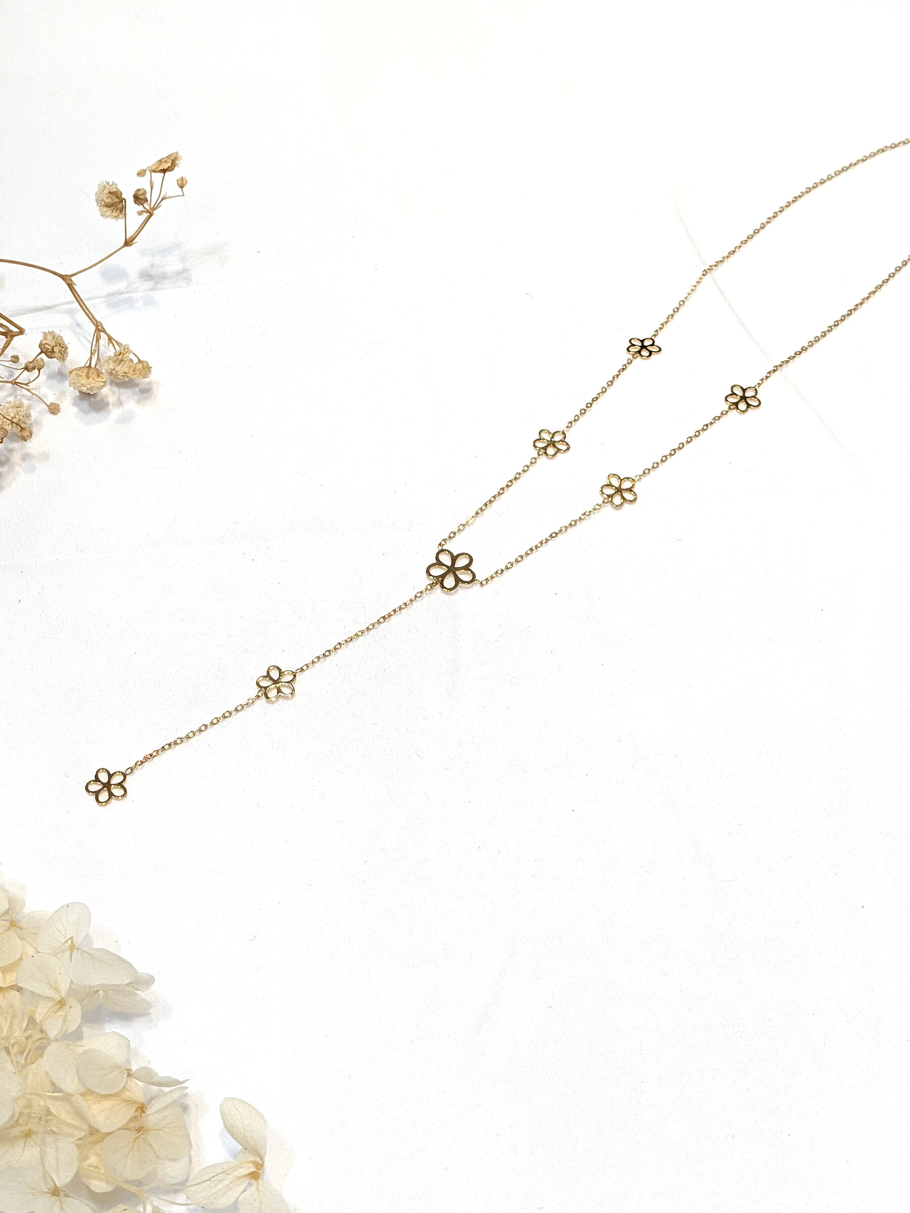 Wholesaler Lolo & Yaya - Steel flower -shaped necklace.