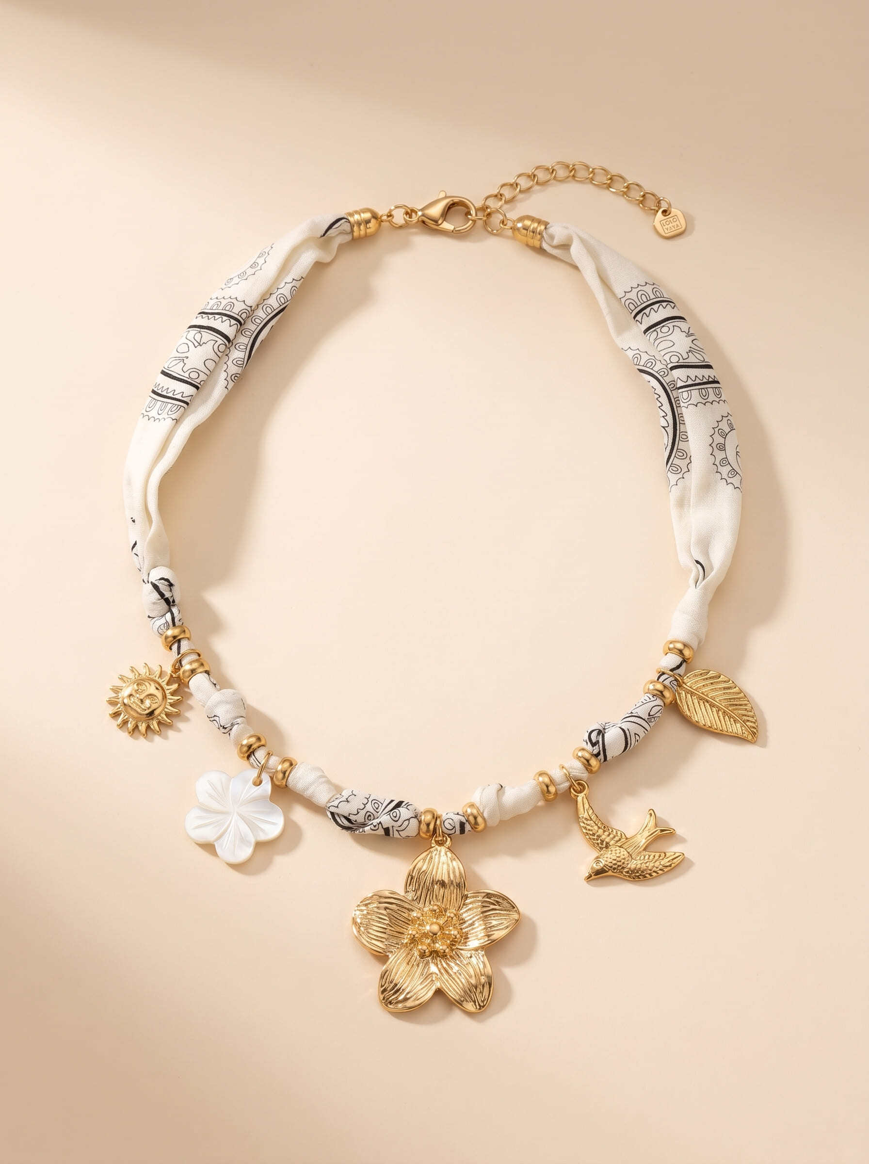 Wholesaler LOLO & YAYA - Fabric necklace with Flower Adhara Flower in Stainless Steel