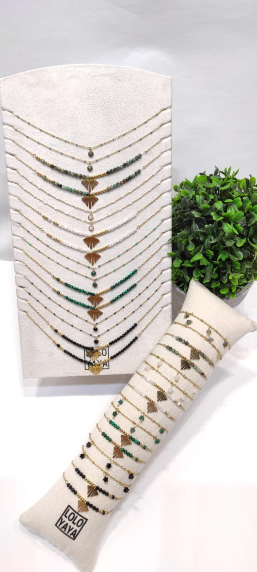 Wholesaler LOLO & YAYA - Mixed ginkgo leaf bracelets on free display