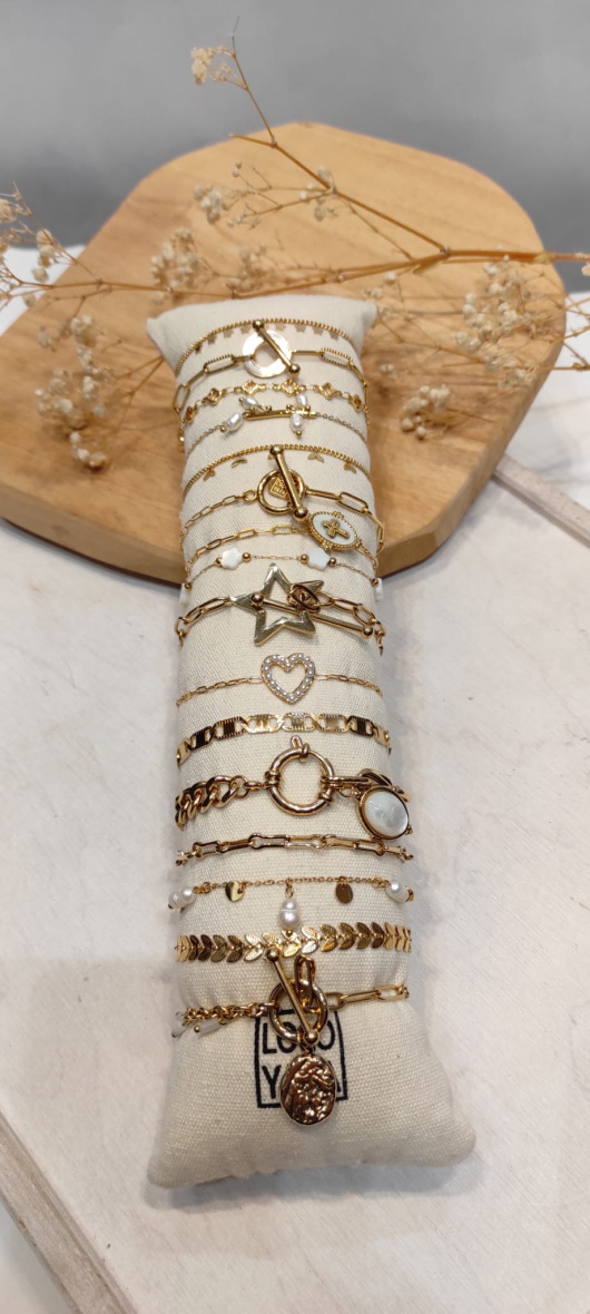 Wholesaler LOLO & YAYA - Set of 16 gold or silver mother-of-pearl bracelets in steel