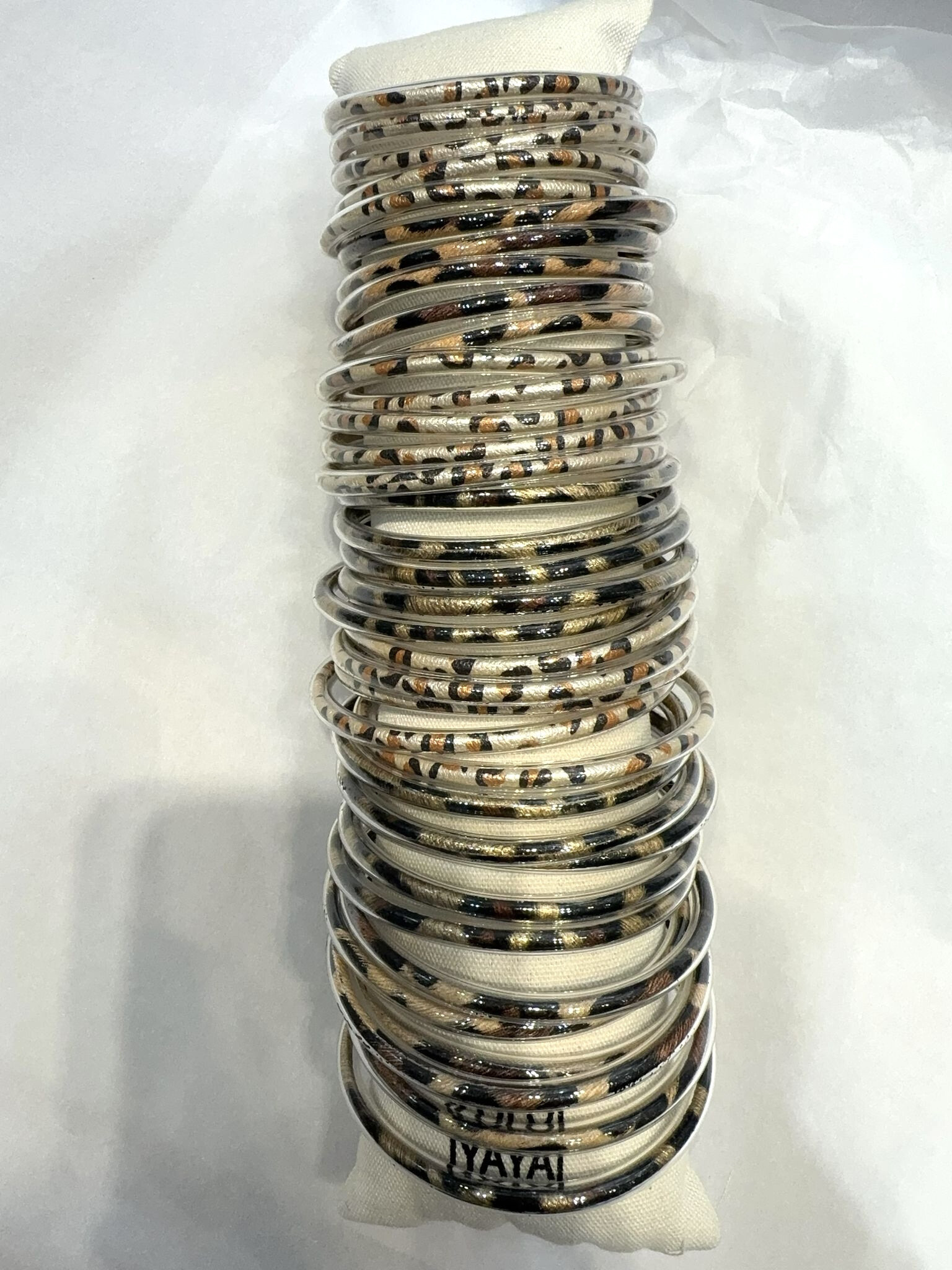 Wholesaler Lolo & Yaya - Lot of 36 leopard bangles on boudin offered individually €1.50