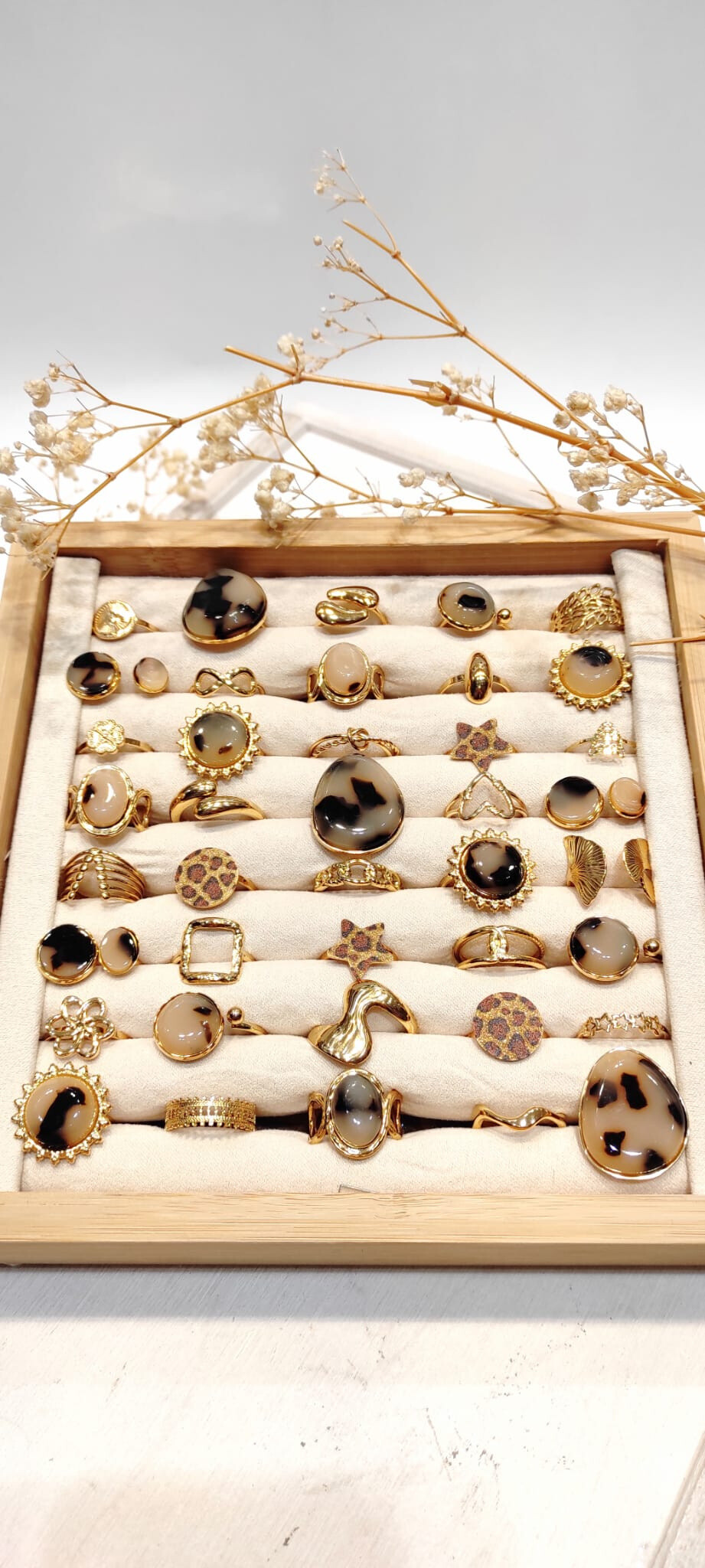 Wholesaler Lolo & Yaya - Set of 40 leopard steel rings €3.90 per piece on free display