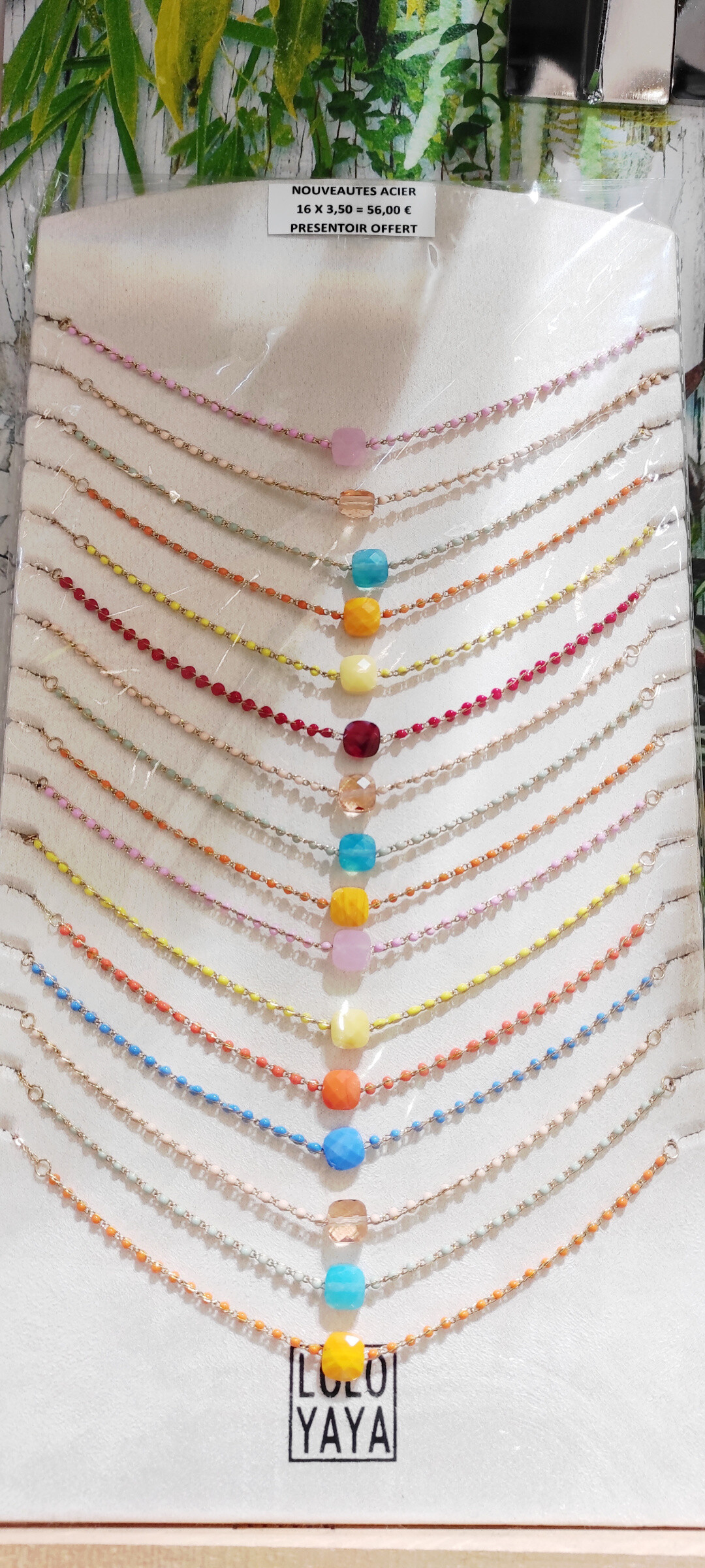 Mayorista Lolo & Yaya - Conjunto de 16 collares de tela en la pantalla disponible/€ 50 por unidad