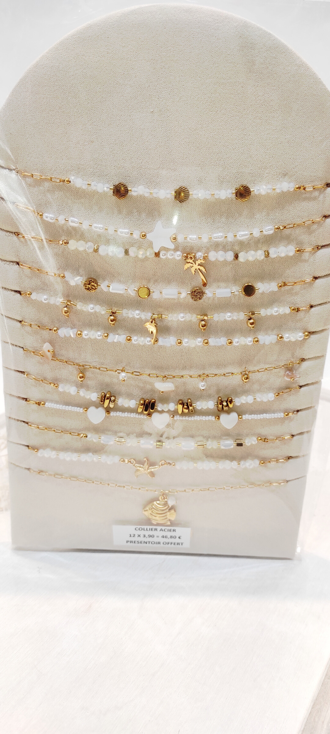 Grossiste Lolo & Yaya - Lot de 12 colliers nacre sur présentoir offert/3€90 l’unité