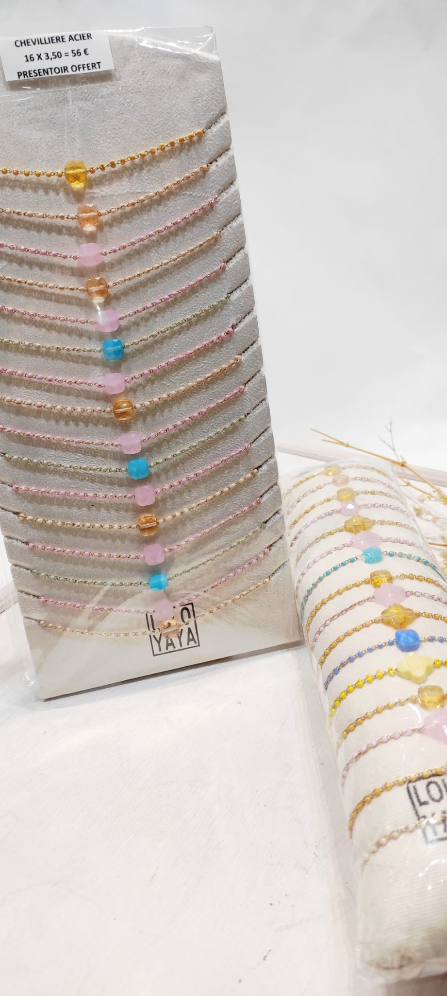 Wholesaler LOLO & YAYA - Set of 16 fabric bracelets on offered pudding/€ 3 50 per pc