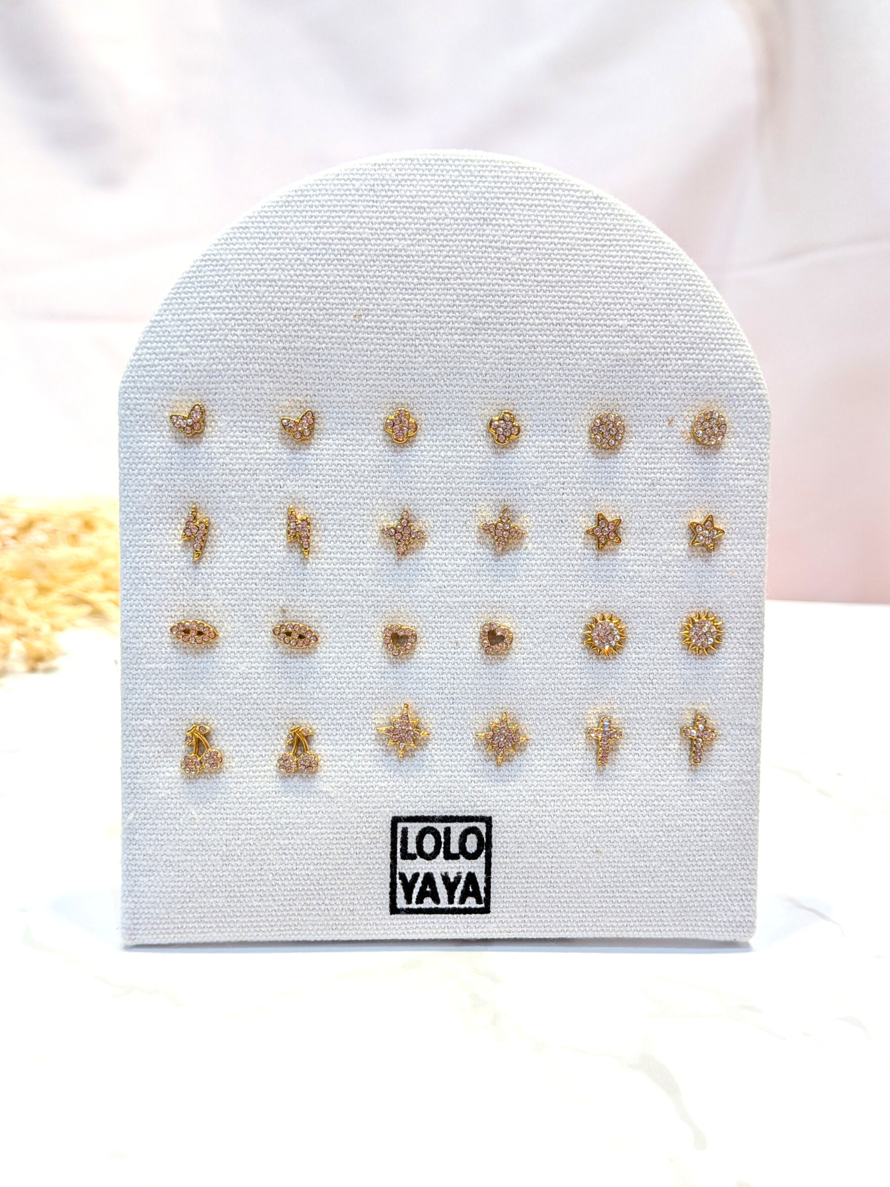 Großhändler Lolo & Yaya - Set von 12 Paar Ohrringen 2€90 auf kostenlosem Display-Ständer