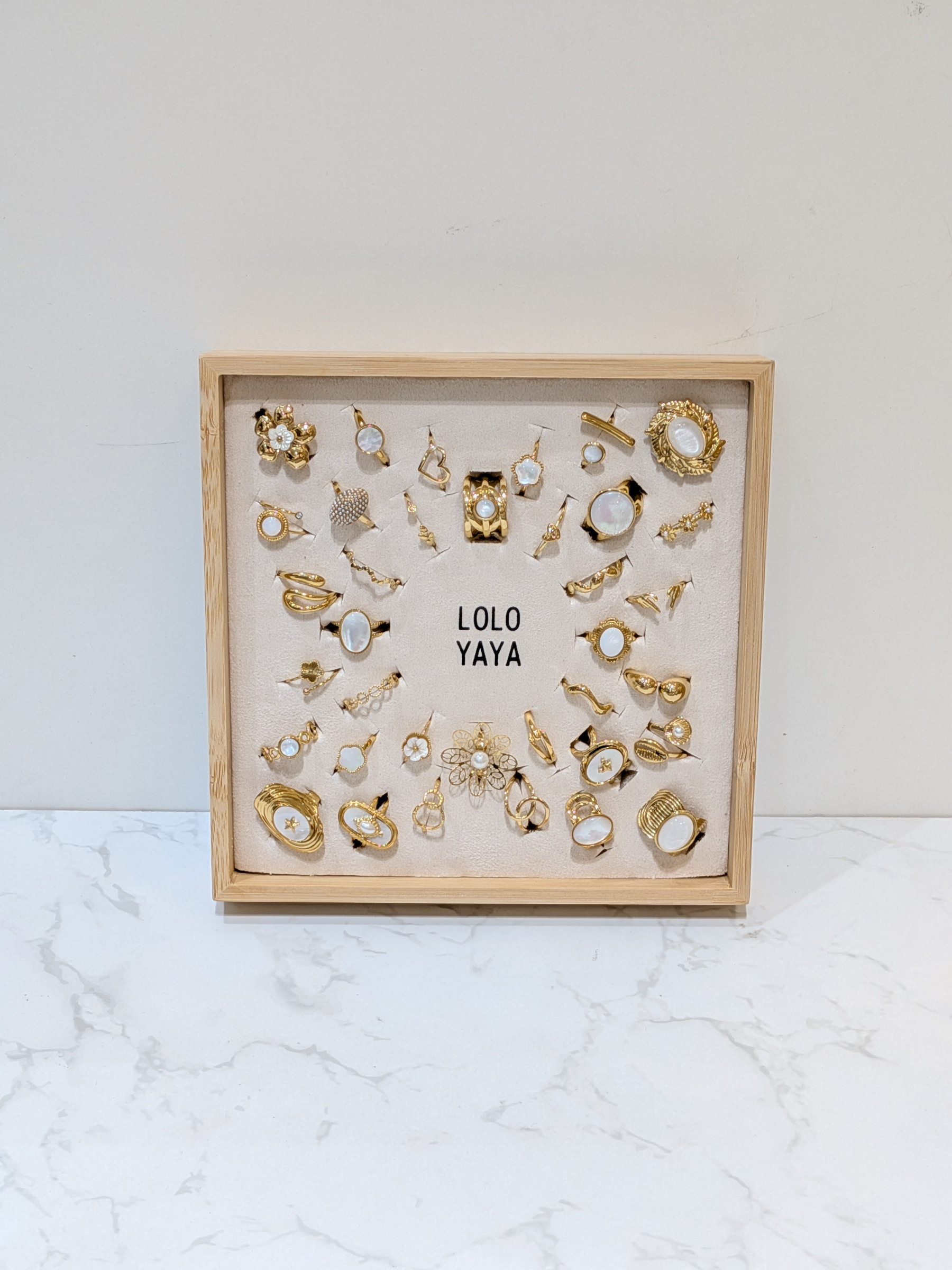 Grossiste LOLO & YAYA - Lot de 36 bagues lune de nacre 2