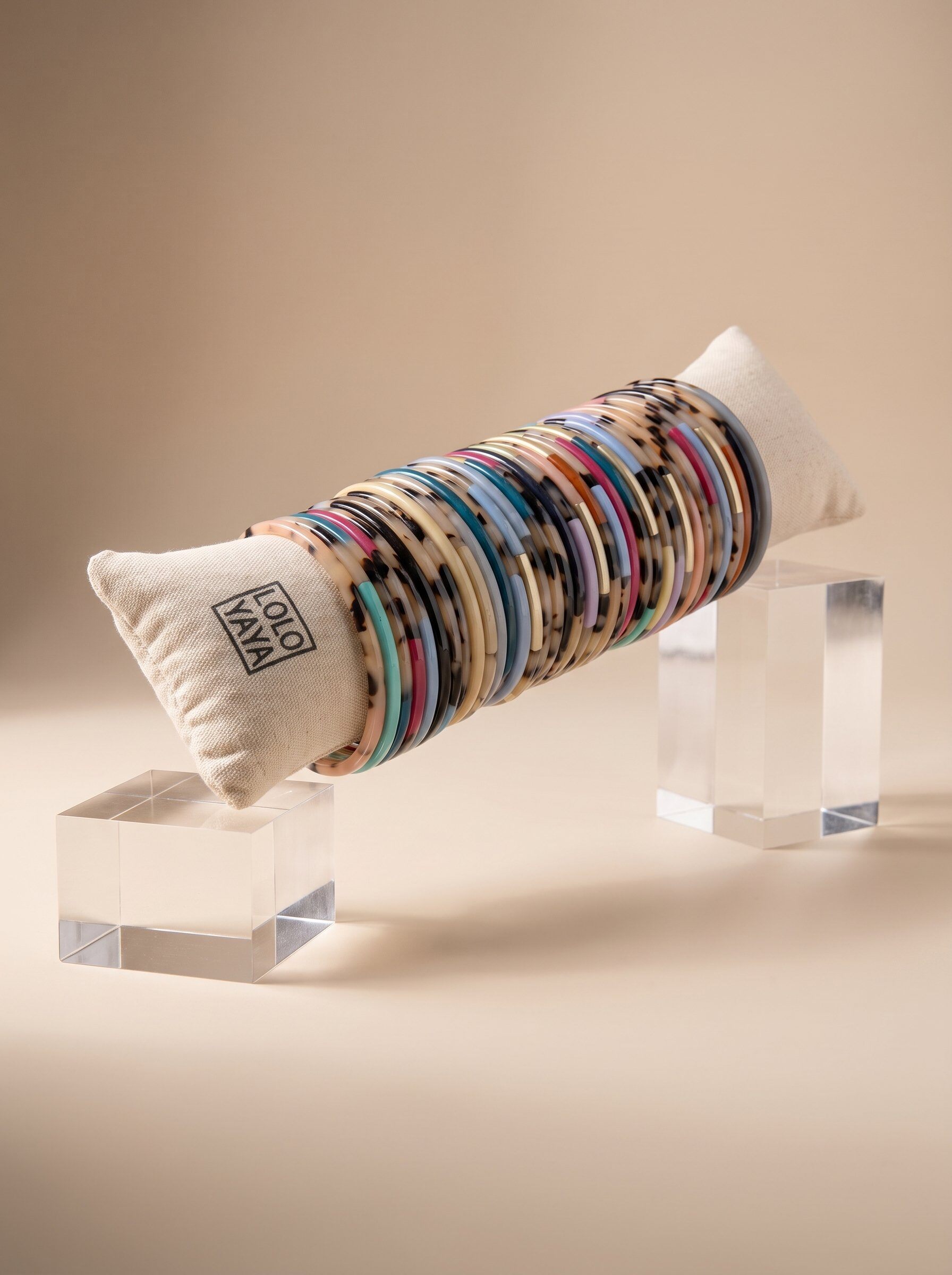 Großhändler LOLO & YAYA - Set mit 36 Olyra-Armbändern