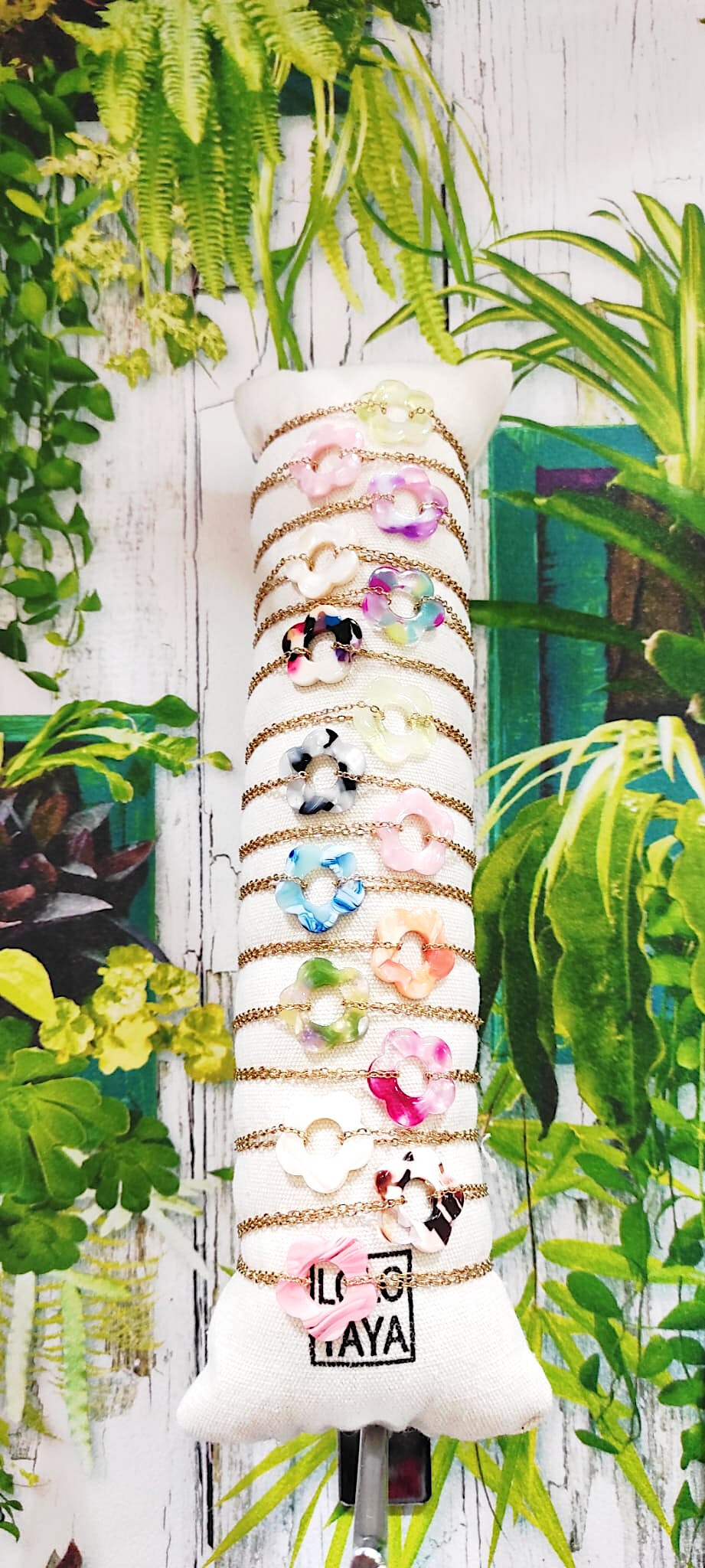 Grossiste Lolo & Yaya - Lot de 16 bracelets fleurs sur présentoir offert/3€90 l'unité