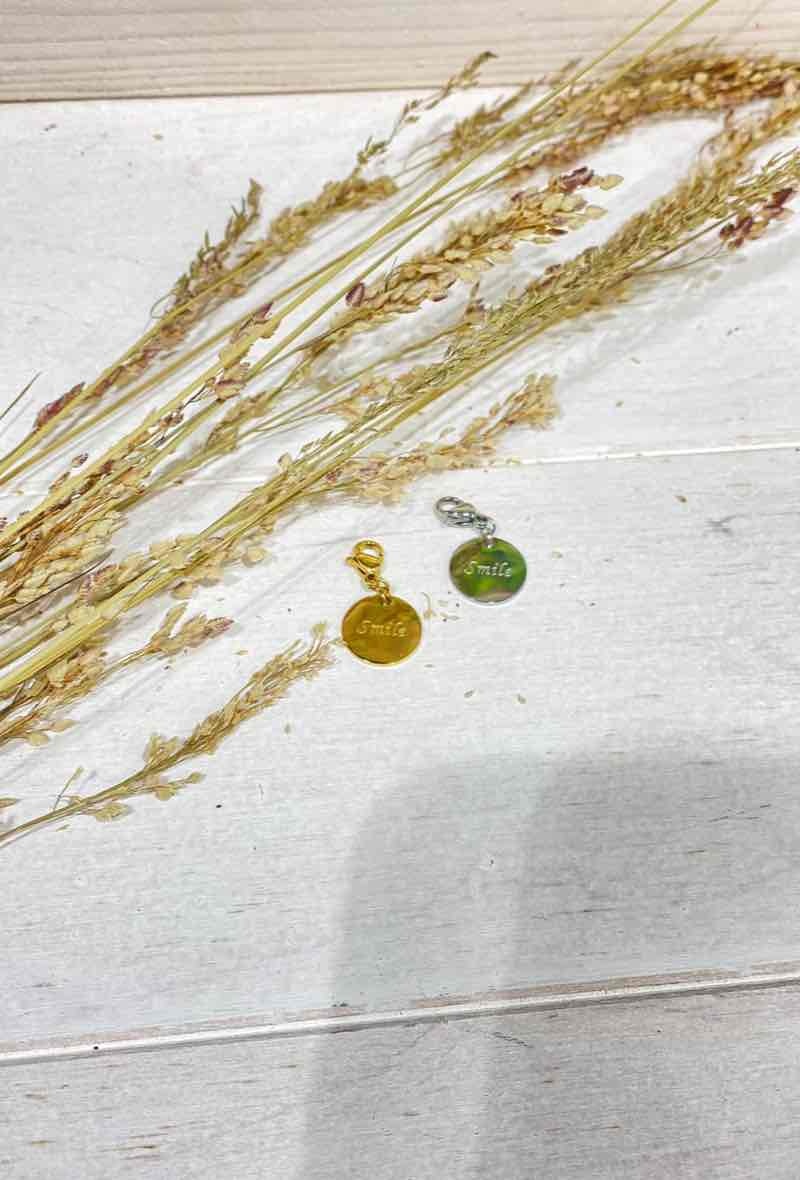 Grossiste LOLO & YAYA - 37615 Pendentif Charms en acier SMILE ROND