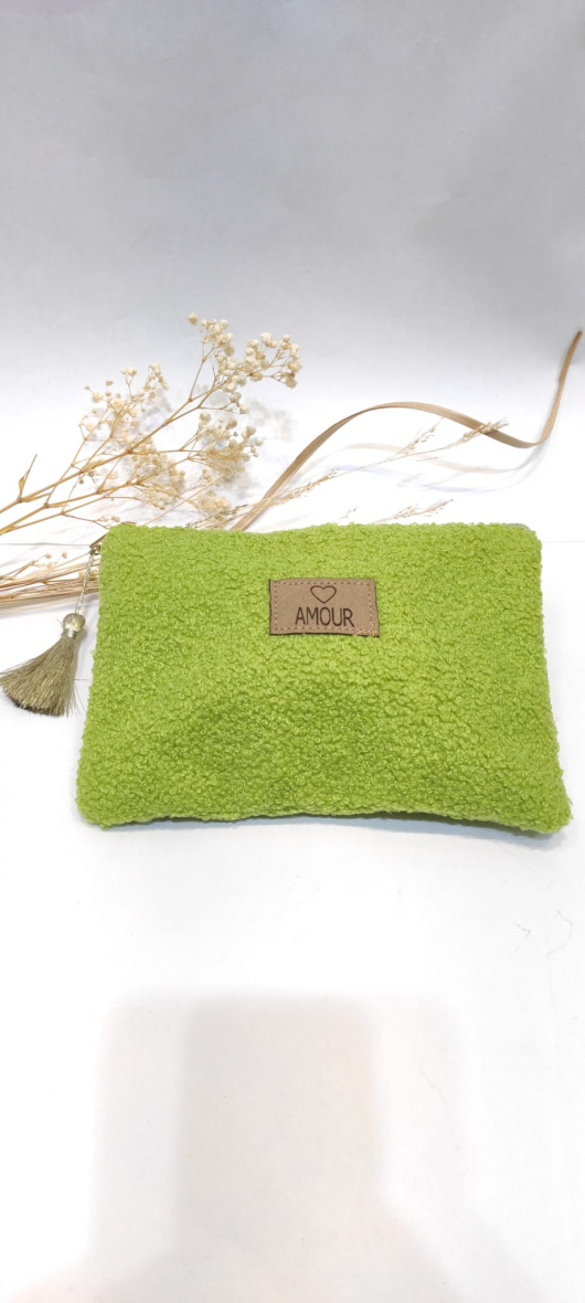 Wholesaler Lolo & Yaya - ♡AMOUR pouch, moumoute appearance, 20cm X 15cm
