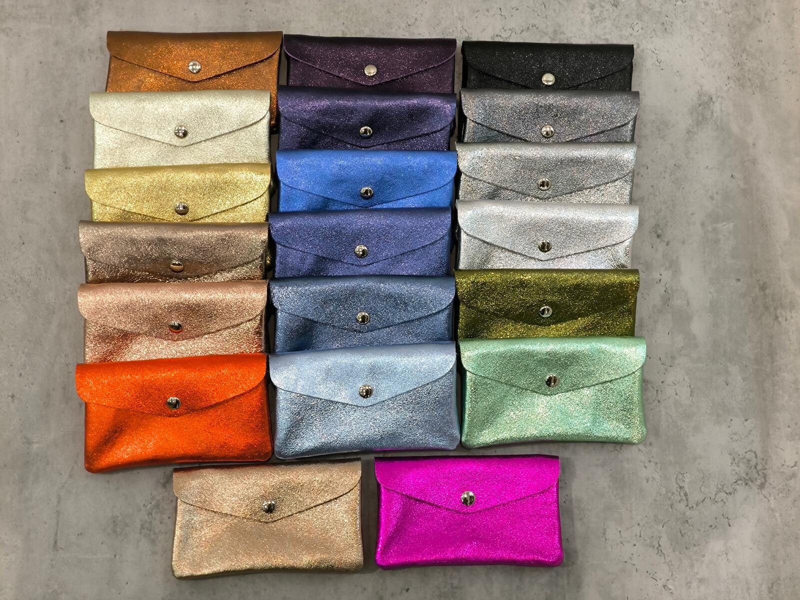 Mayorista Lorenzo - Cartera mediana de piel con 3 compartimentos
