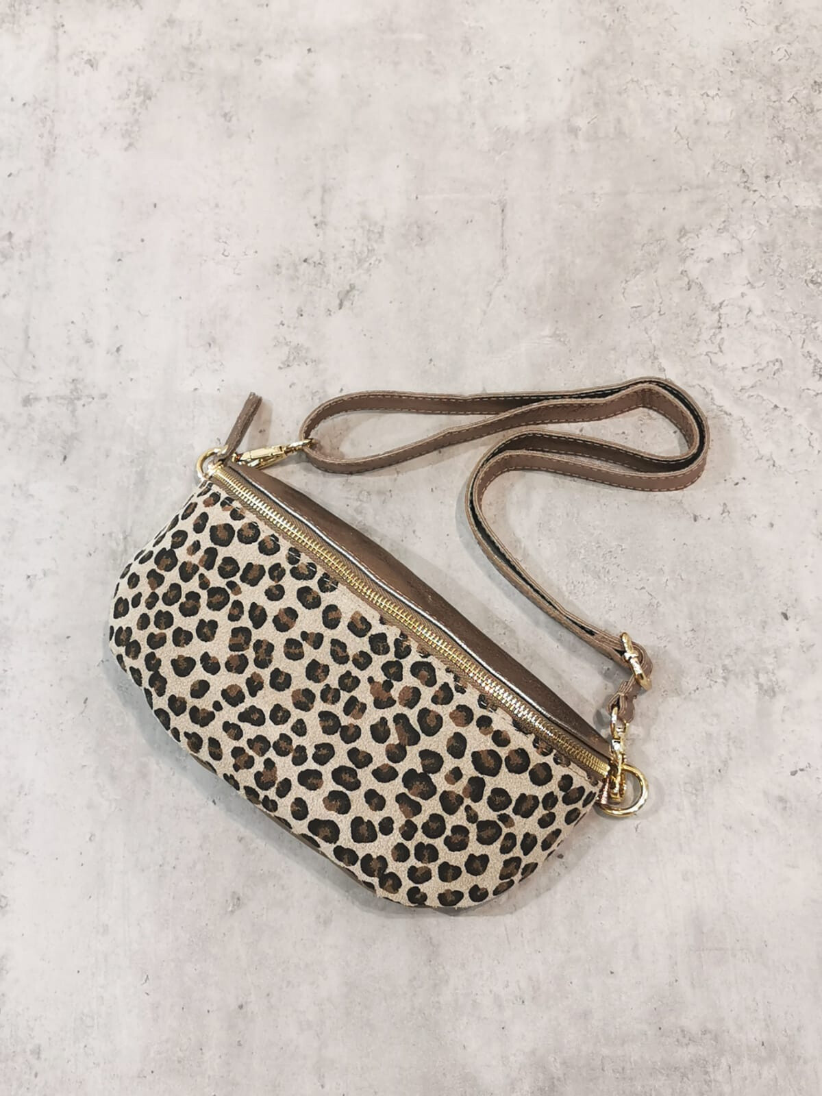 Wholesaler Lorenzo - Suede leather fanny pack, leopard print