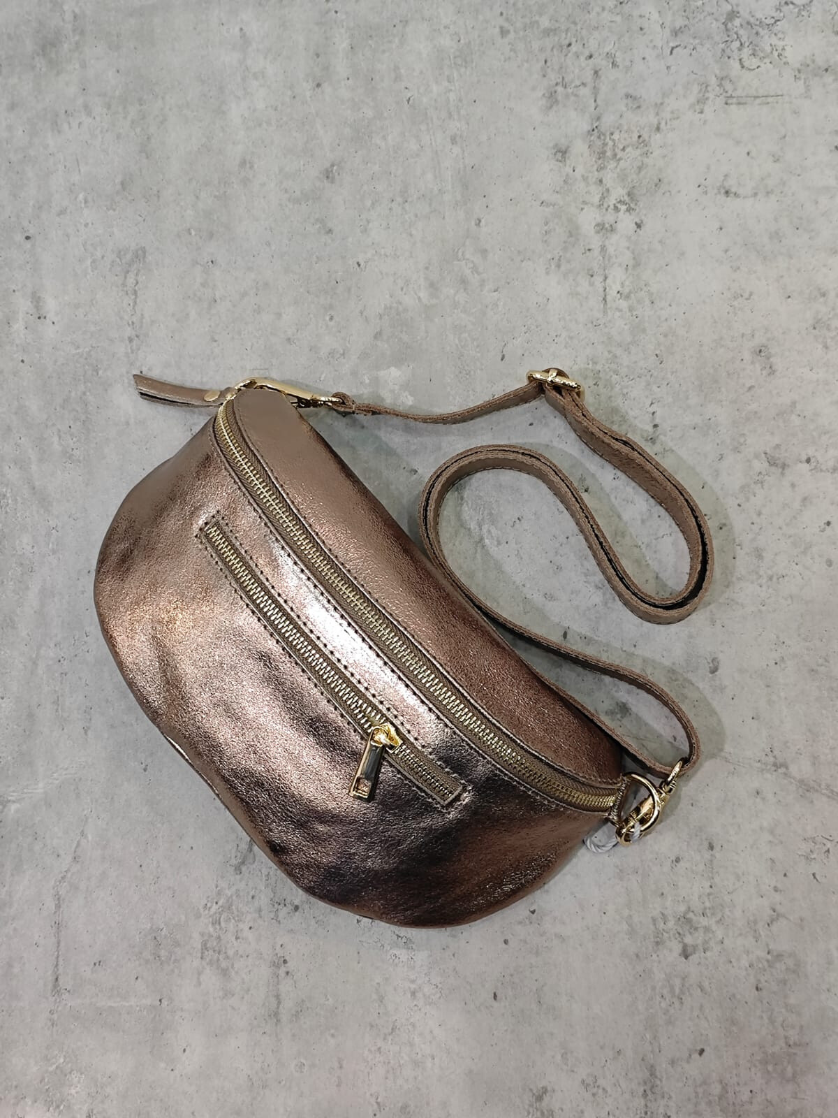 Wholesaler Lorenzo - Iridescent leather fanny pack with 2 zips