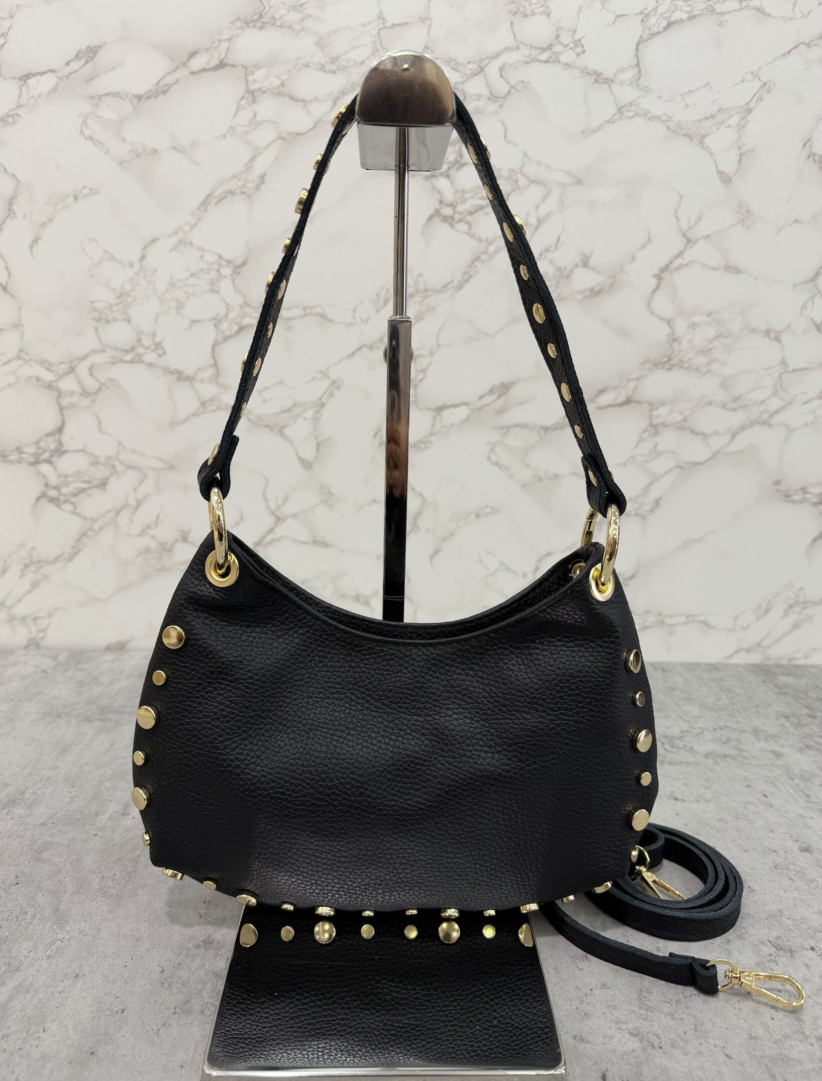 Grossiste Lorenzo - Sac clouté en cuir grainé