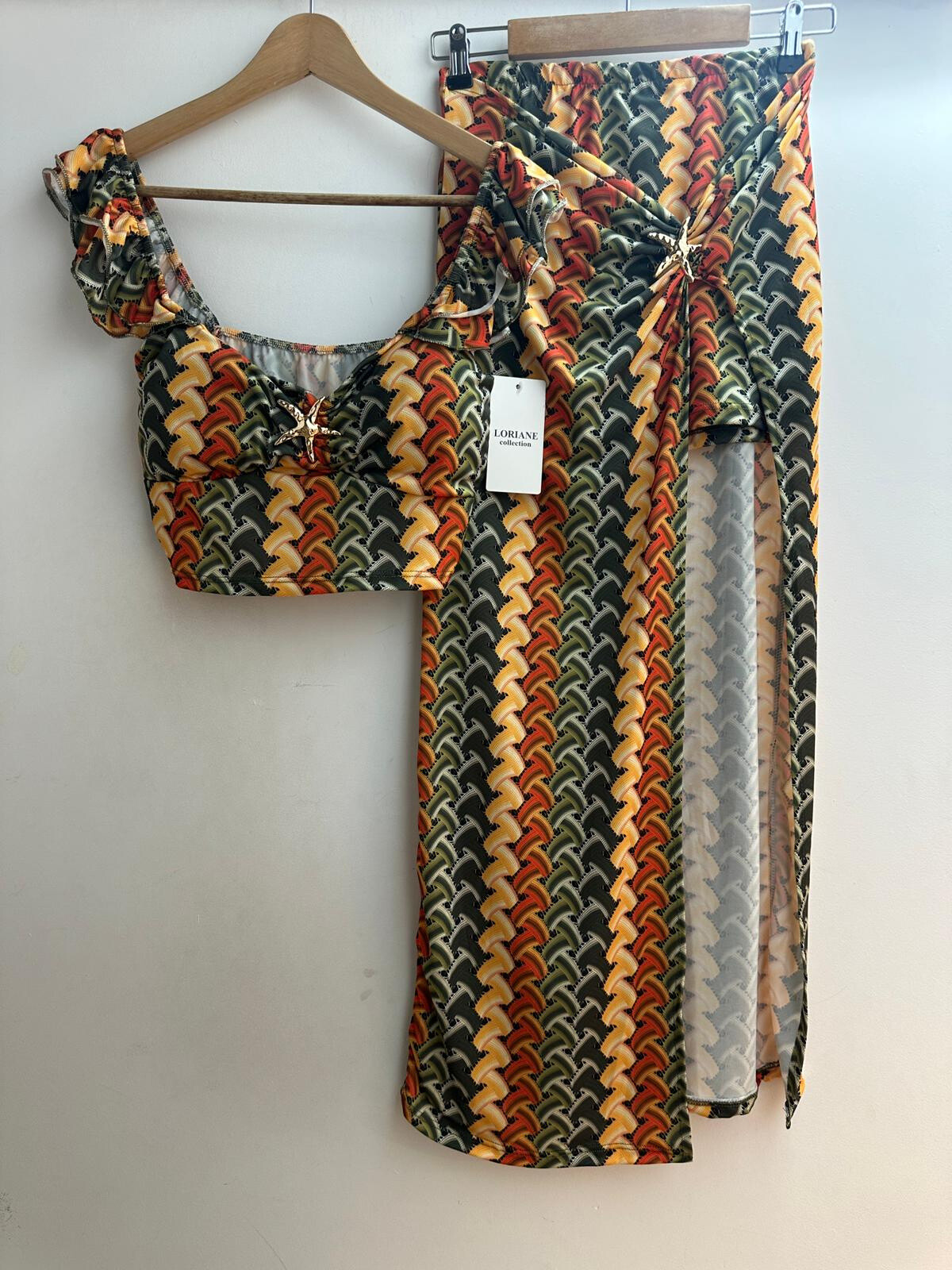 Grossista Loriane - Set crop top stampato + pantaloni