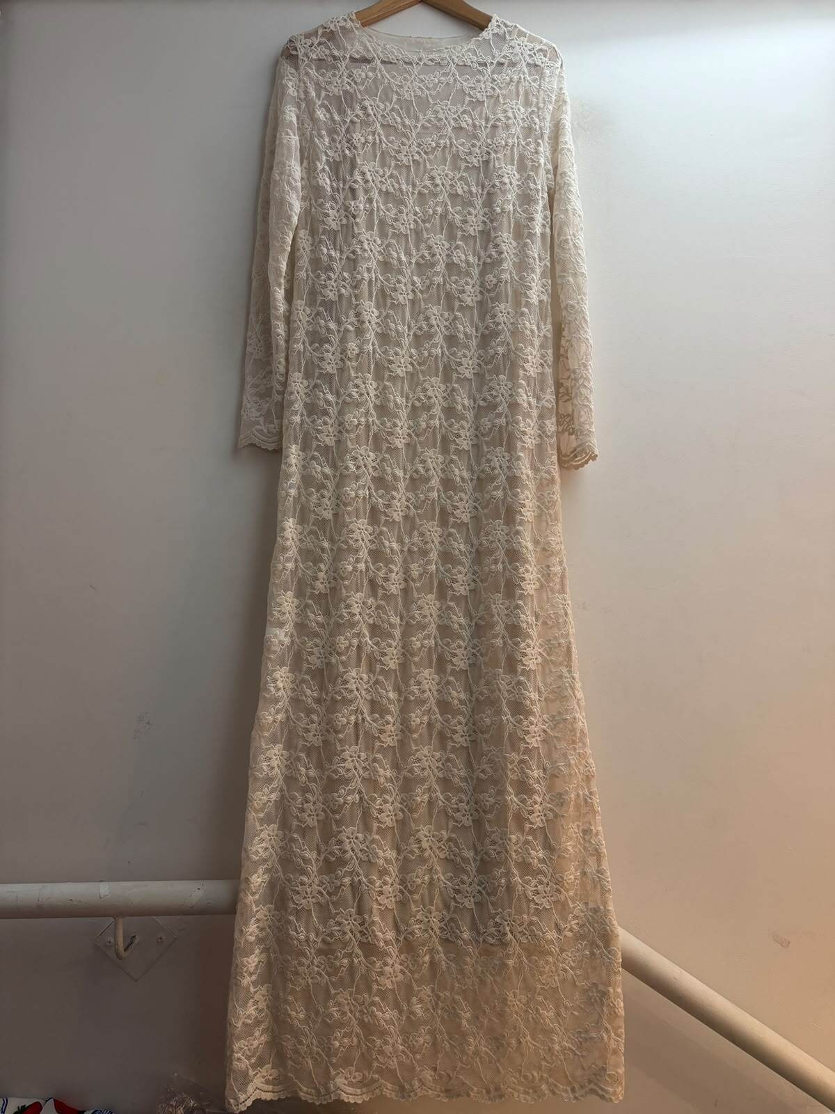 Grossiste Loriane - Ensemble robe mesh transparent et robe uni à bretelle