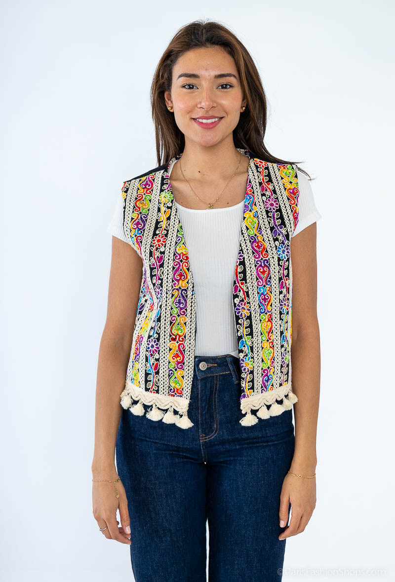 Grossiste Loriane - Gilet uni, brodée motifs fleuris, sans manche