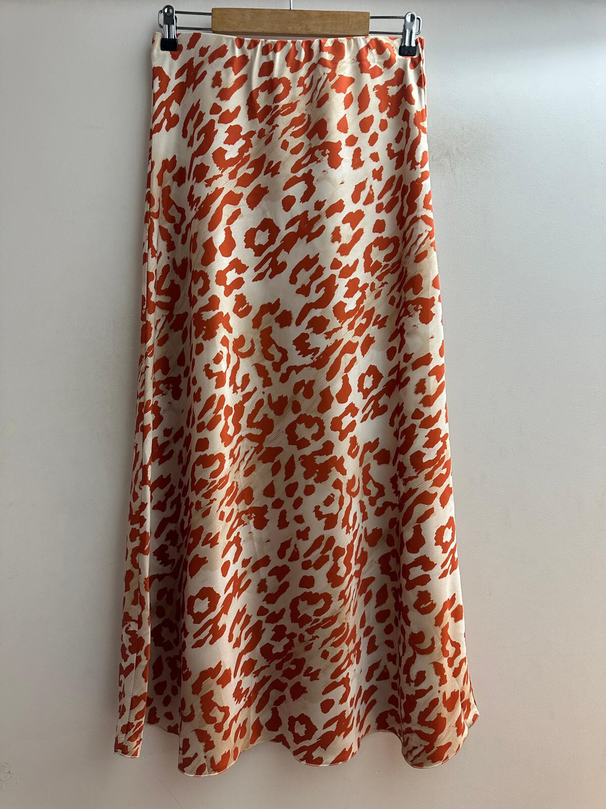 Wholesaler Loriane - Léopard printed satin skirt