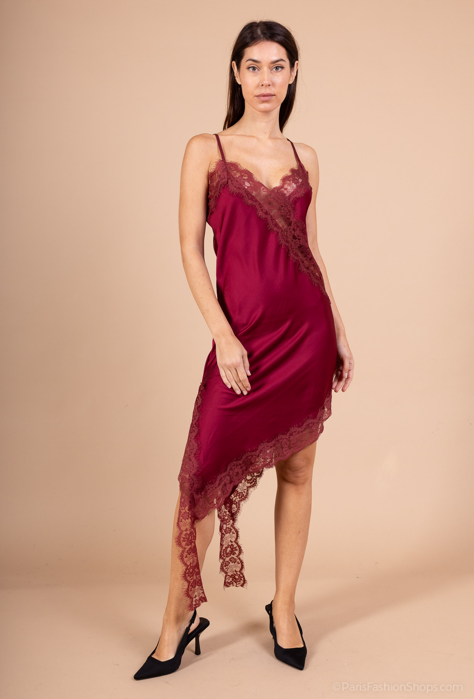 Grossista Loriane - Abito corto asimmetrico in raso con spalline