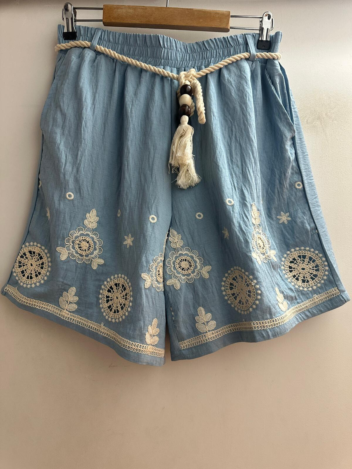 Wholesaler Loriane - Bordery shorts with belt