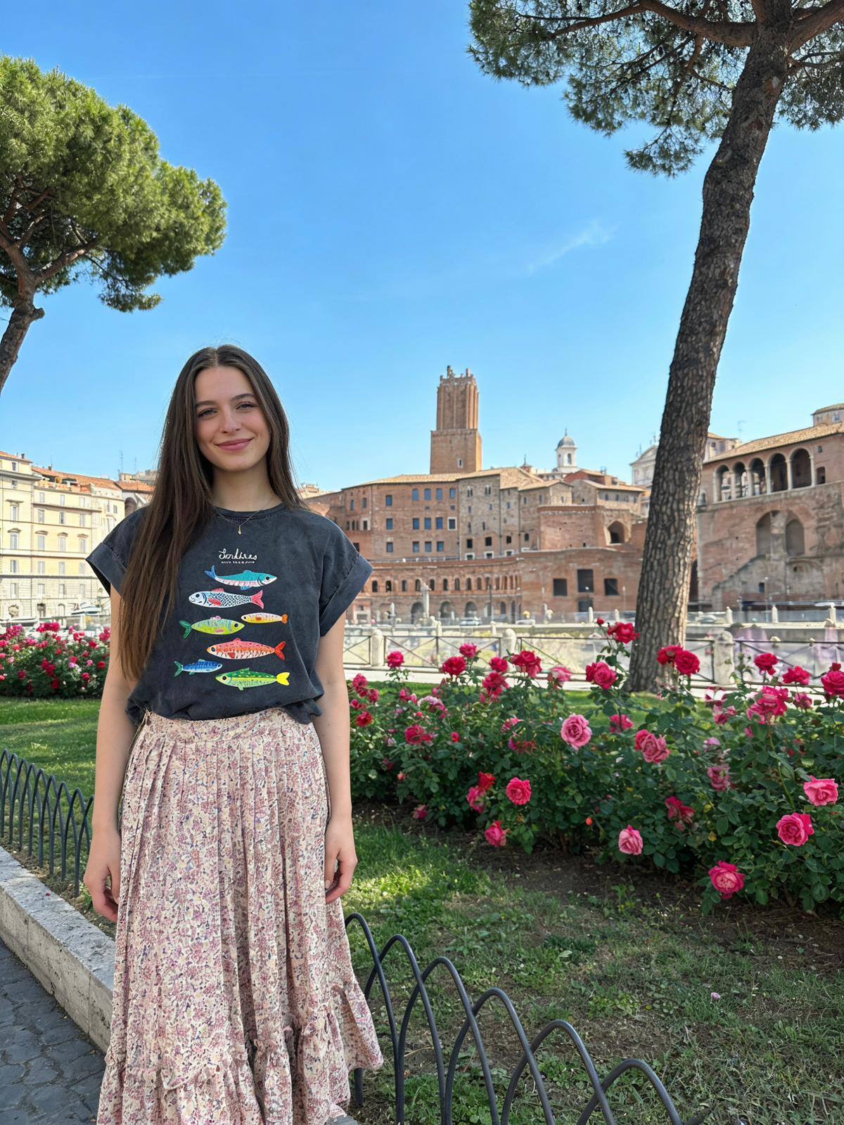 Grossista Loriane - T-shirt stampata scolorita
