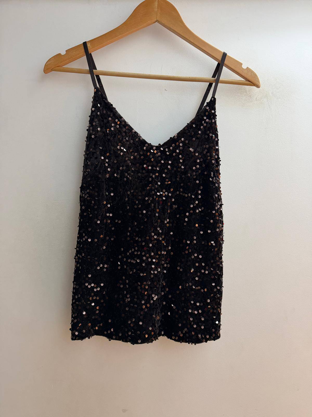 Wholesaler Loriane - Velvet strap top with sequins