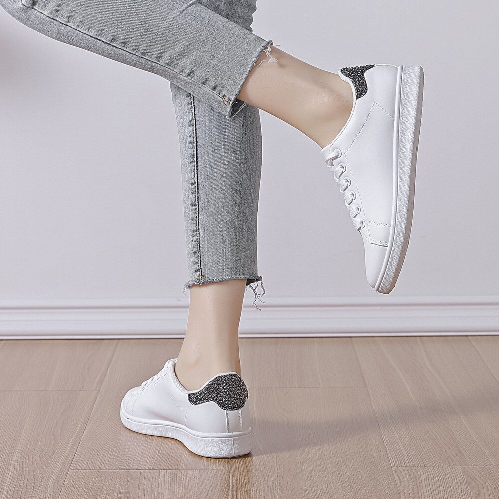 Großhändler LOV'IT - Flache Sneaker mit Strass