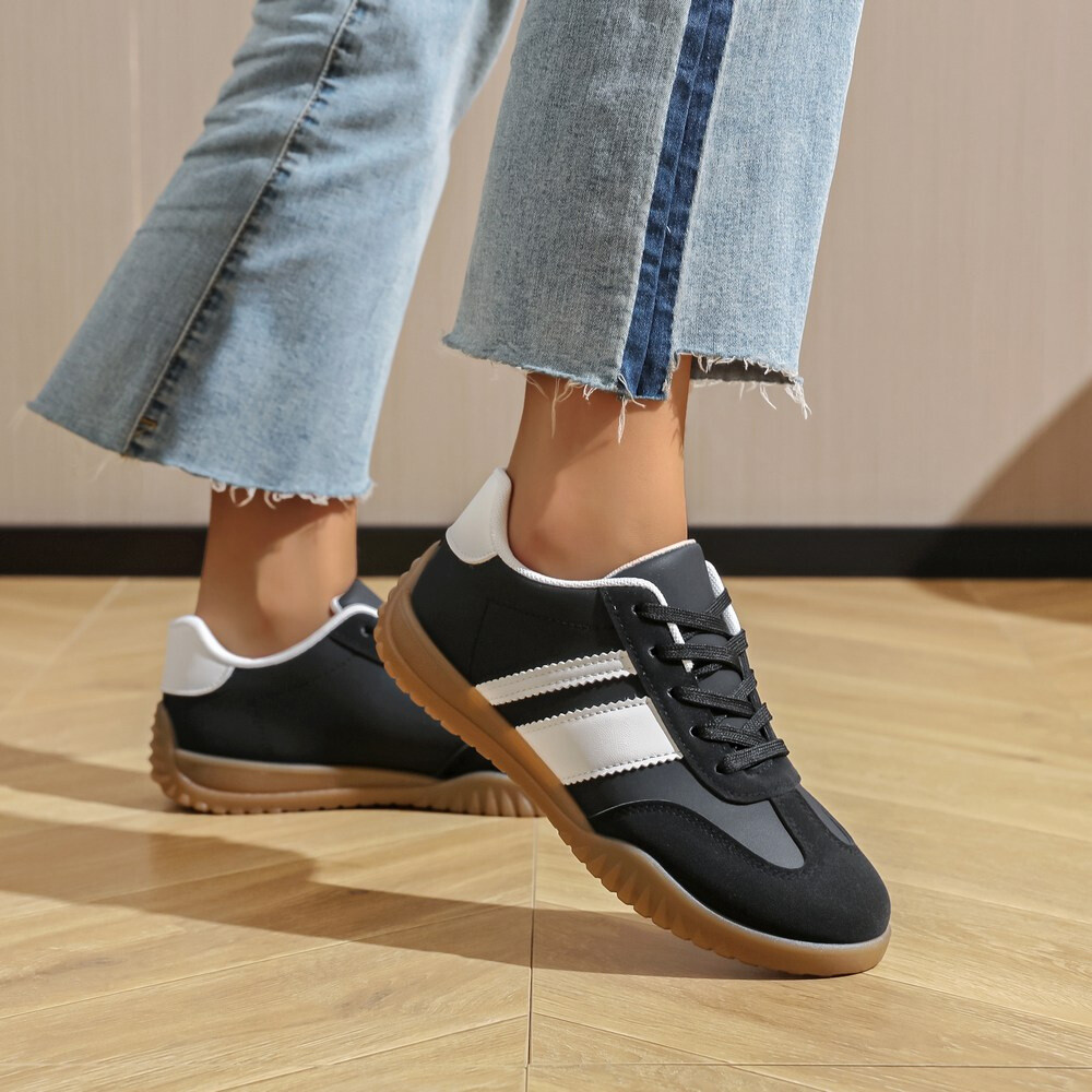 Großhändler LOV'IT - Zweifarbige Sneaker mit Streifen