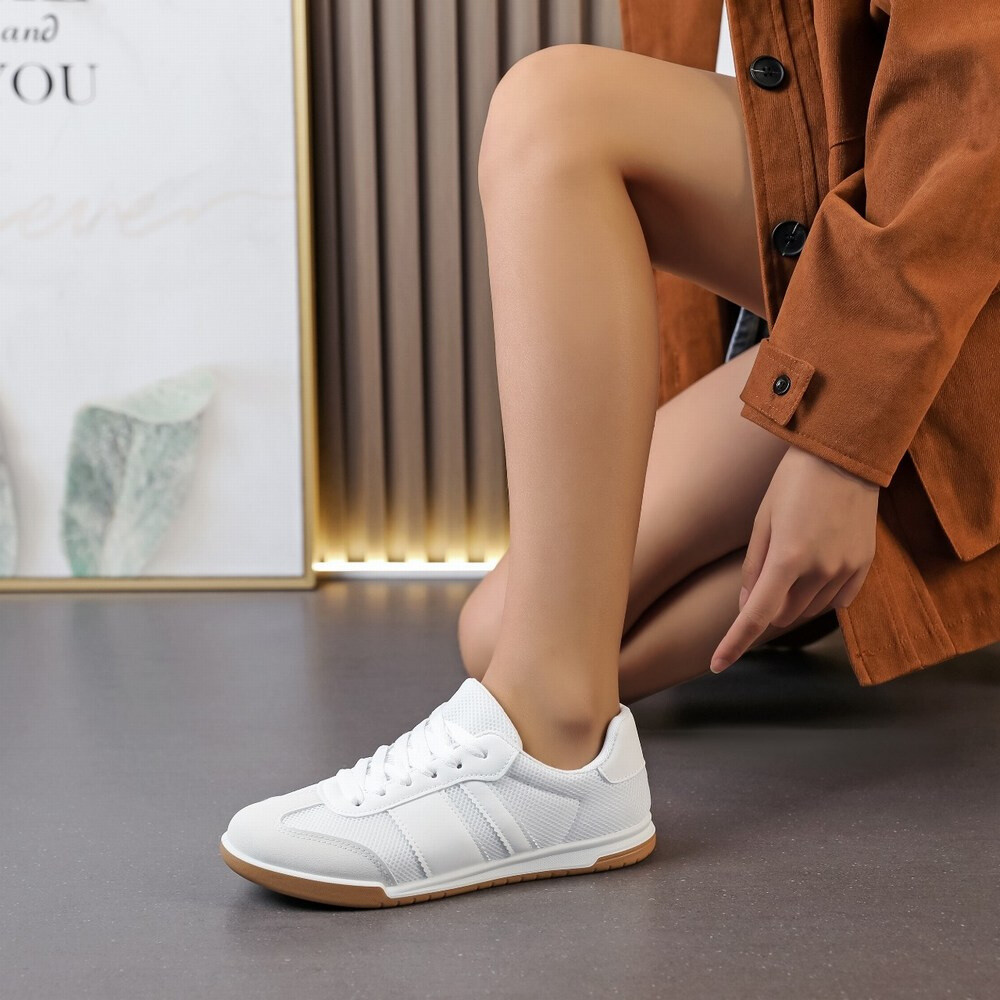 Großhändler LOV'IT - Zweifarbige Sneaker mit Streifen