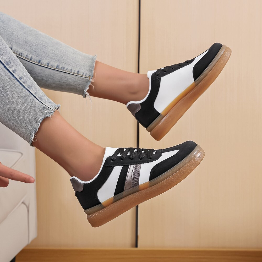 Großhändler LOV'IT - Zweifarbige Sneaker mit Streifen