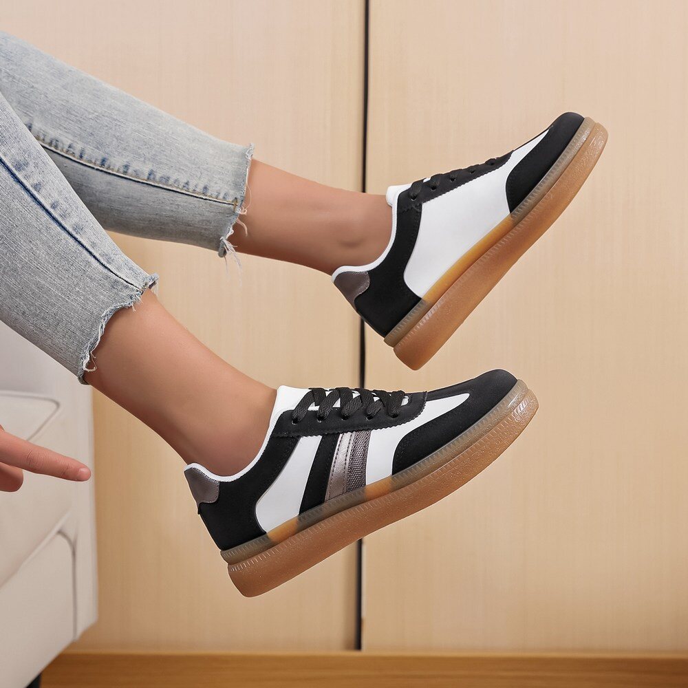 Großhändler LOV'IT - Zweifarbige Sneaker mit Streifen