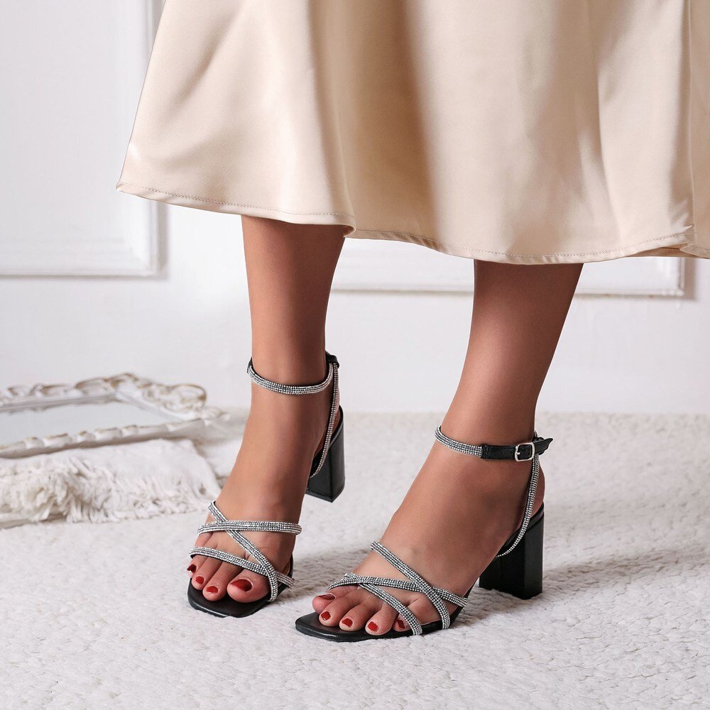 Grossista LOV'IT - Sandali con cinturini