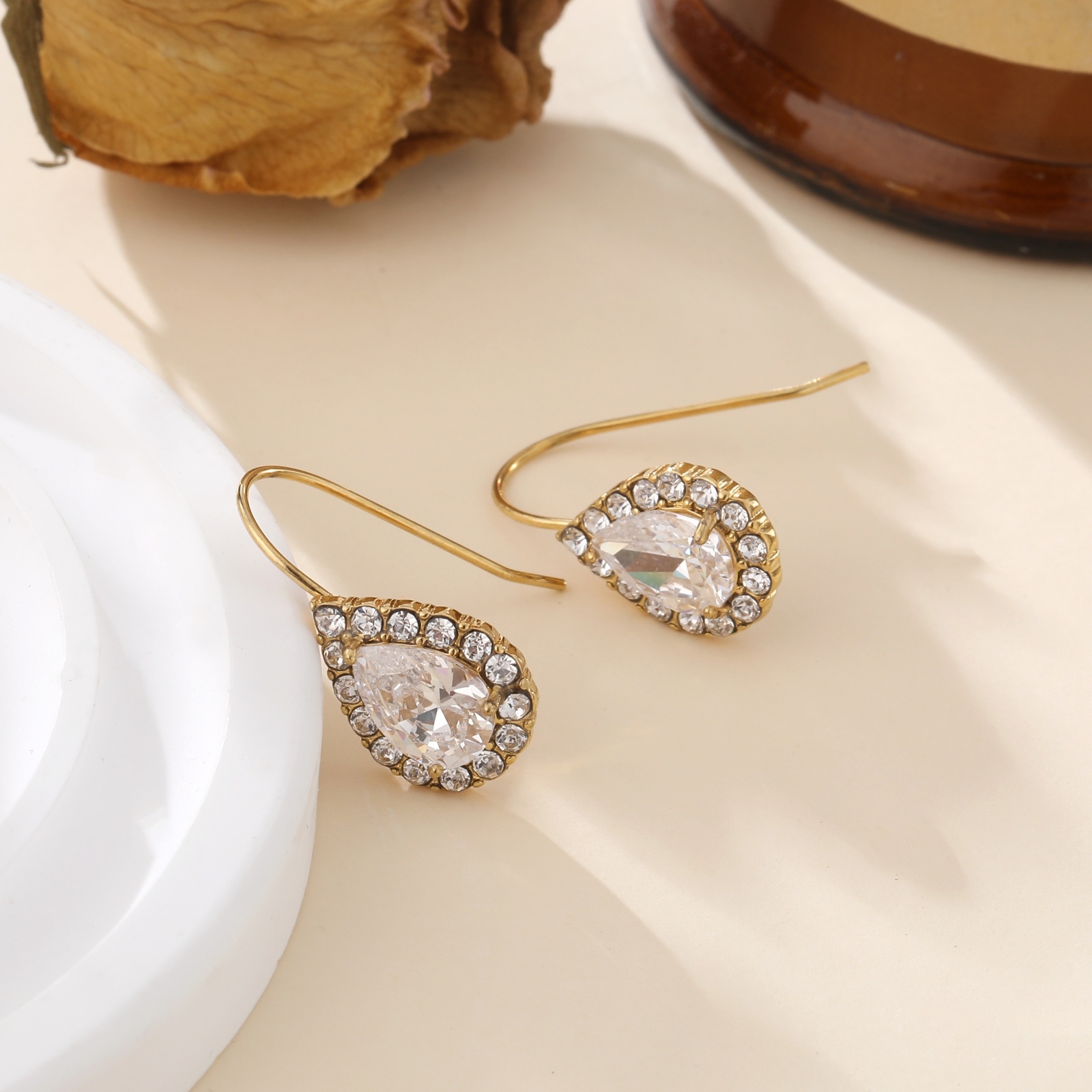 Grossiste Lovelika - Boucles d'oreilles dormeuse gouttes serti de zircon Serafine