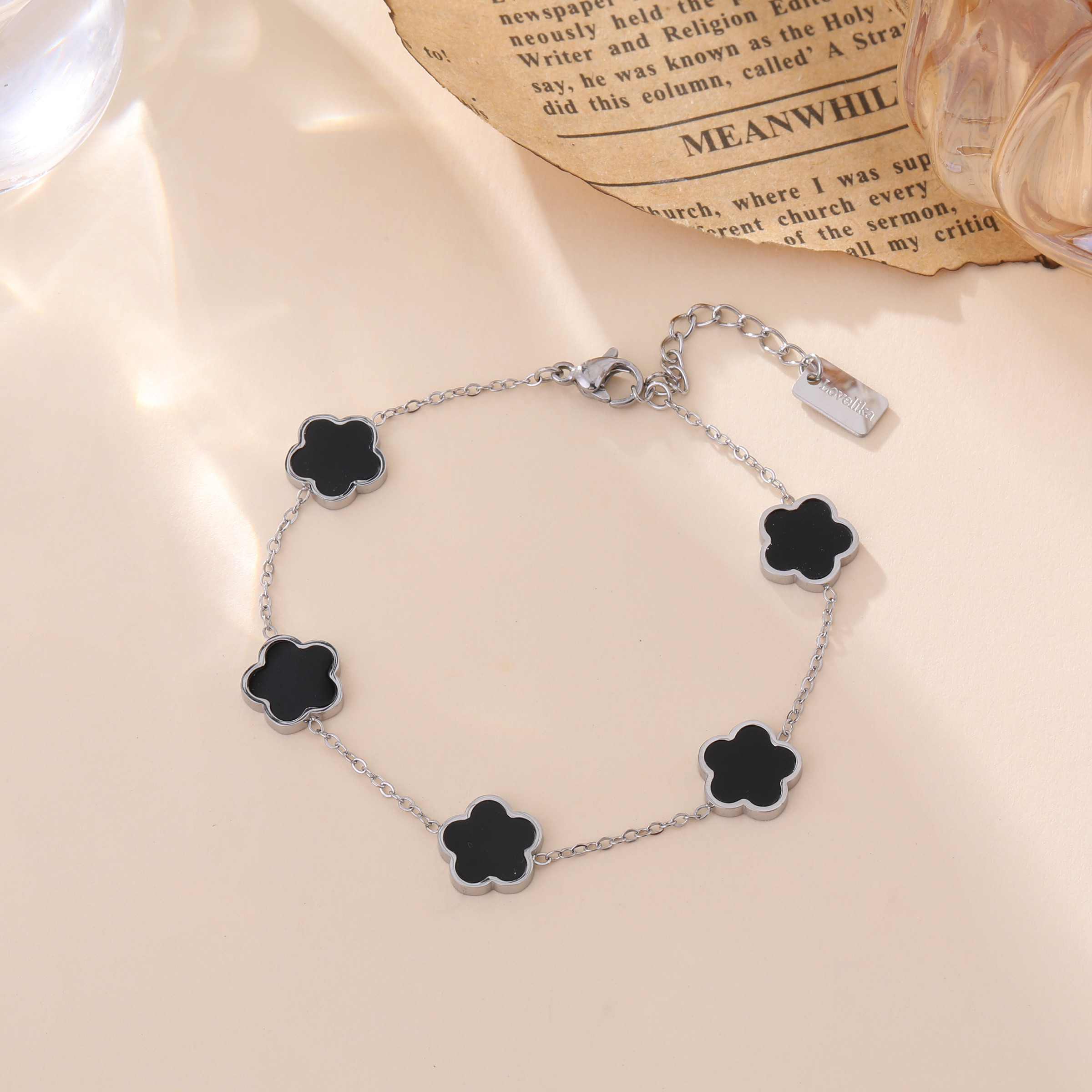 Wholesaler Lovelika - Bracelet chaîne simple fleurs - Delphine