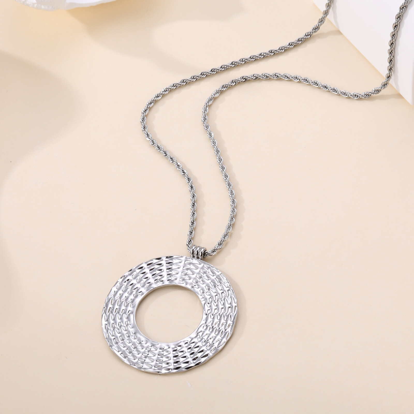 Wholesaler Lovelika - Colliers avec pendentif cercle - Cerise