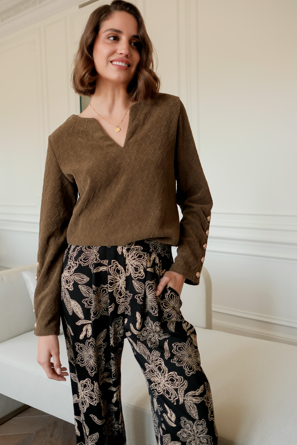 Wholesaler LOVIE & Co - LOVIE - Long-sleeved top with gold buttons
