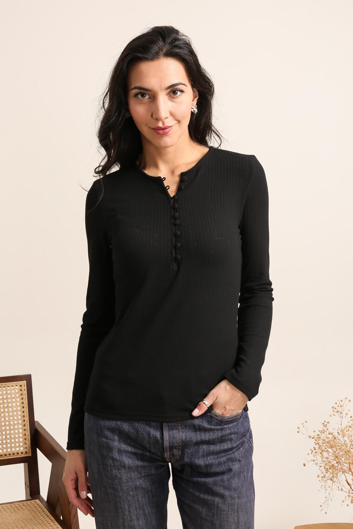 Wholesaler LOVIE & Co - LOVIE - Ribbed pullover top with buttons