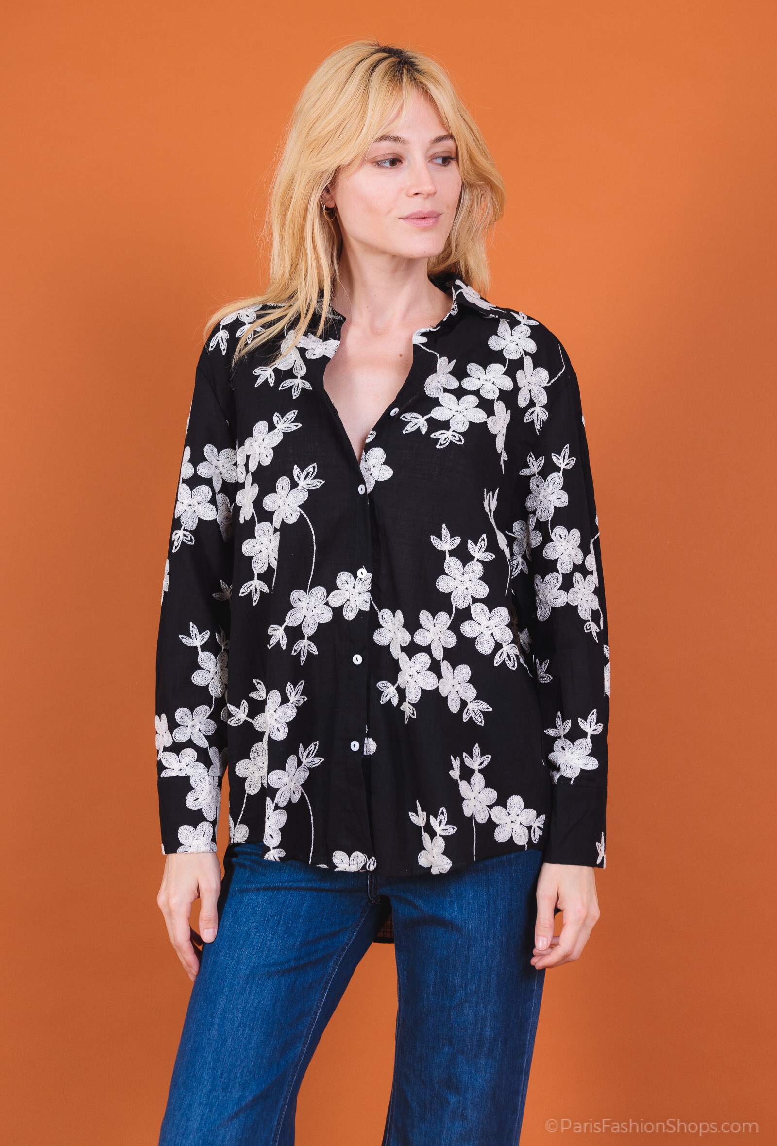 Spring floral shirt, cotton and linen, perfect for summer 2025, made in China.