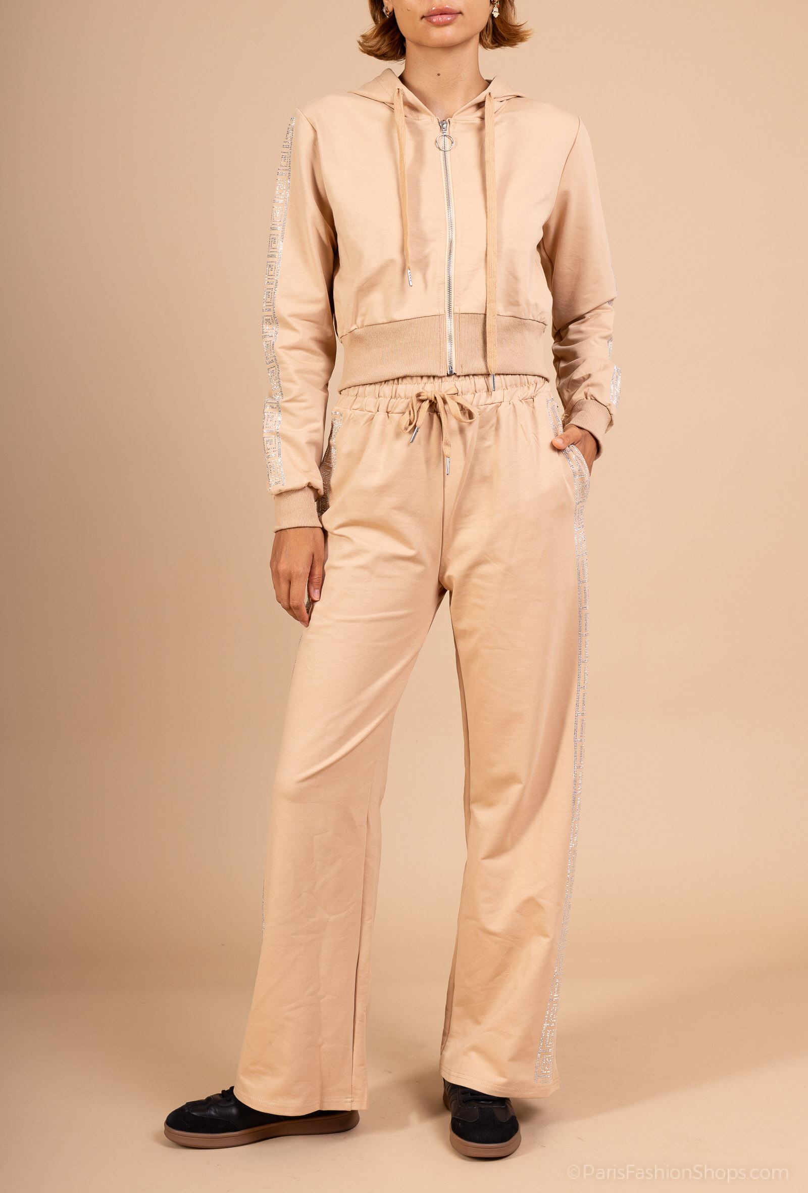 Sweat à capuche avec fermeture zippé, et pantalon assorti, avec bande décorative à motif sur les côtes