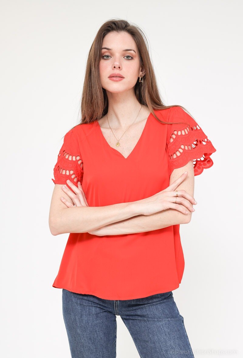 Wholesaler Lovie Look - Embroidered top