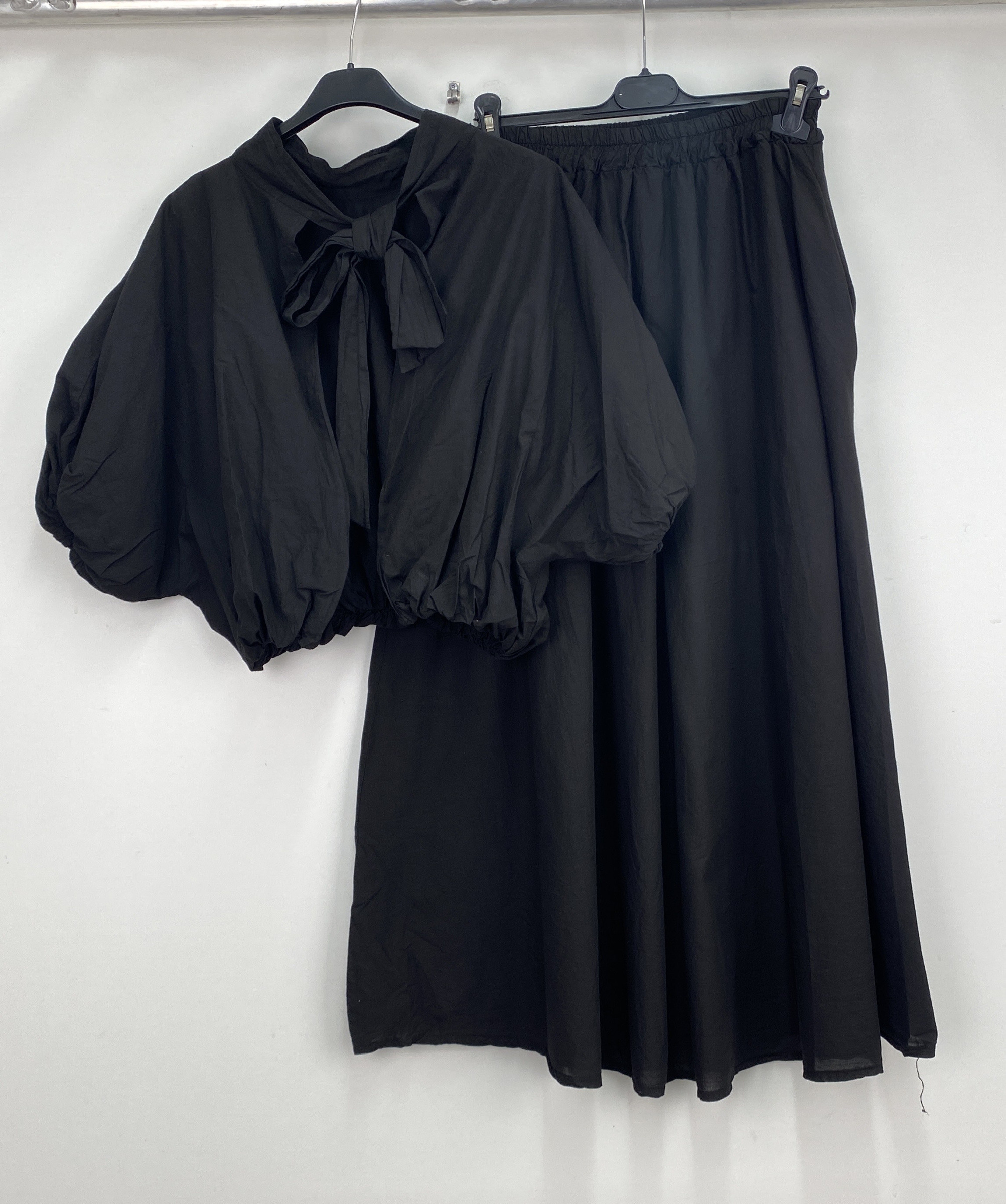 Mayorista LOVIKA - Conjunto Satinado Elegancia Bohemia & Silueta Aérea