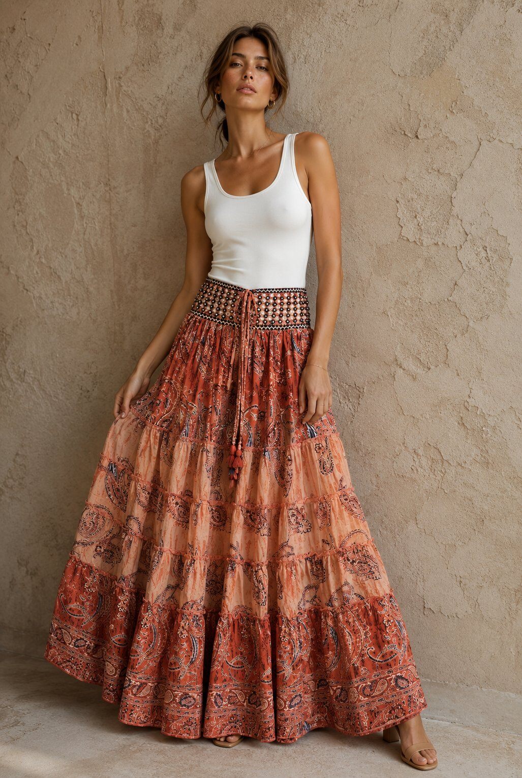 Mayorista LOVIKA - Falda larga bohemia con volantes, diseño estampado y cintura bordada con espejos