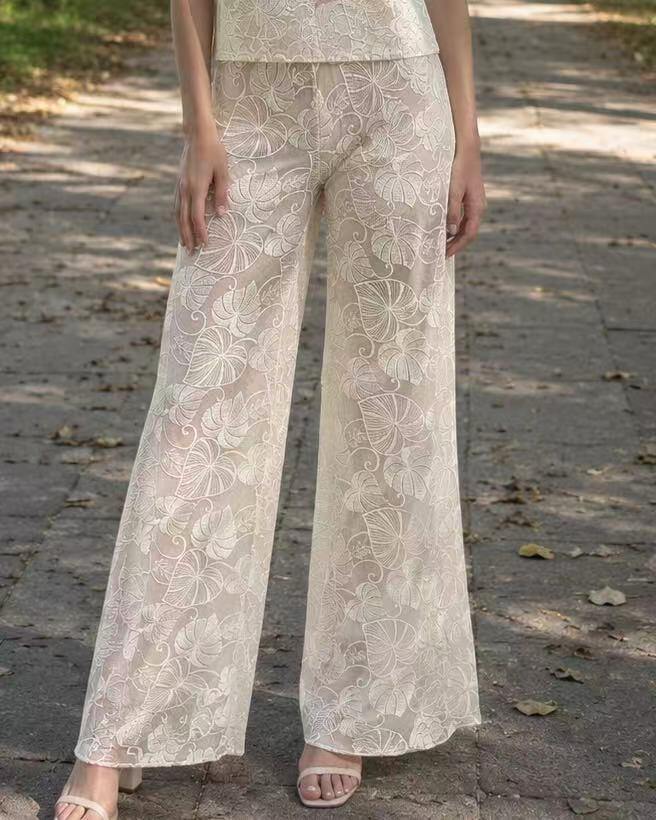 Mayorista LOVIKA - Pantalones palazzo de encaje floral bordado semitransparente con cintura elástica y corte fluido