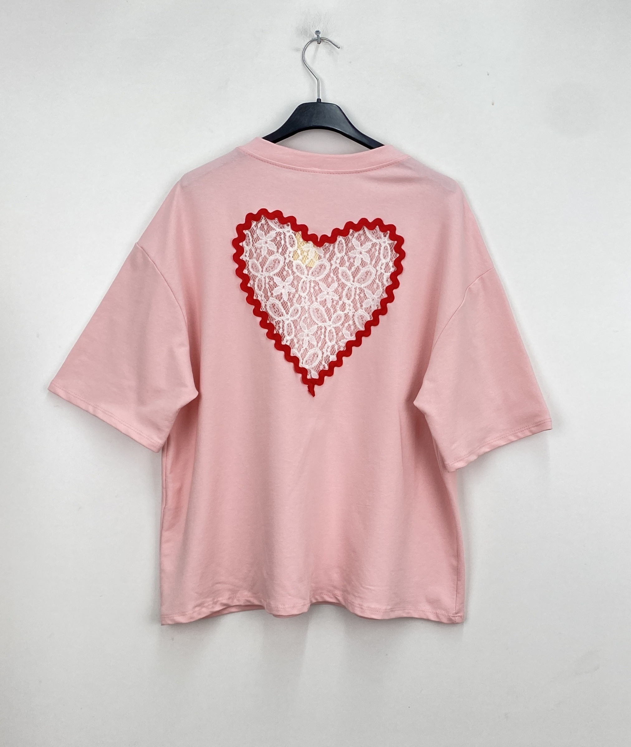 Großhändler LOVIKA - Herzspitze Offener Rücken T-Shirt Romantisch & Lässiger Chic-Stil