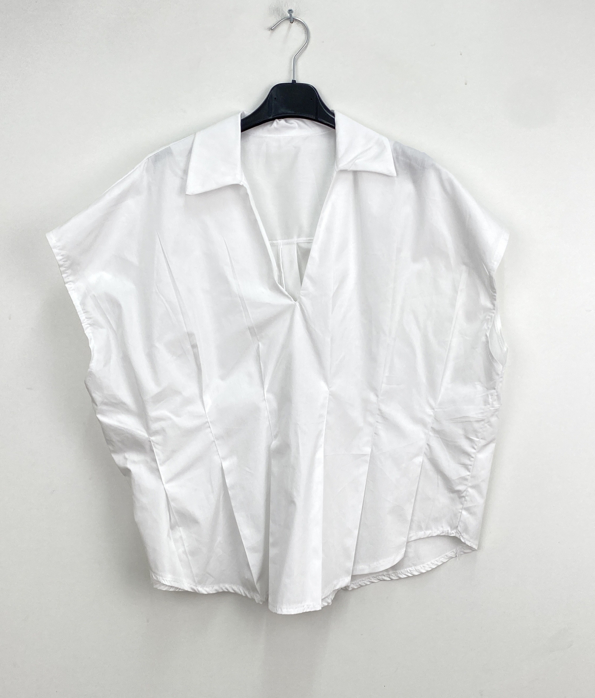Großhändler LOVIKA - Elegantes fließendes V-Ausschnitt-Top